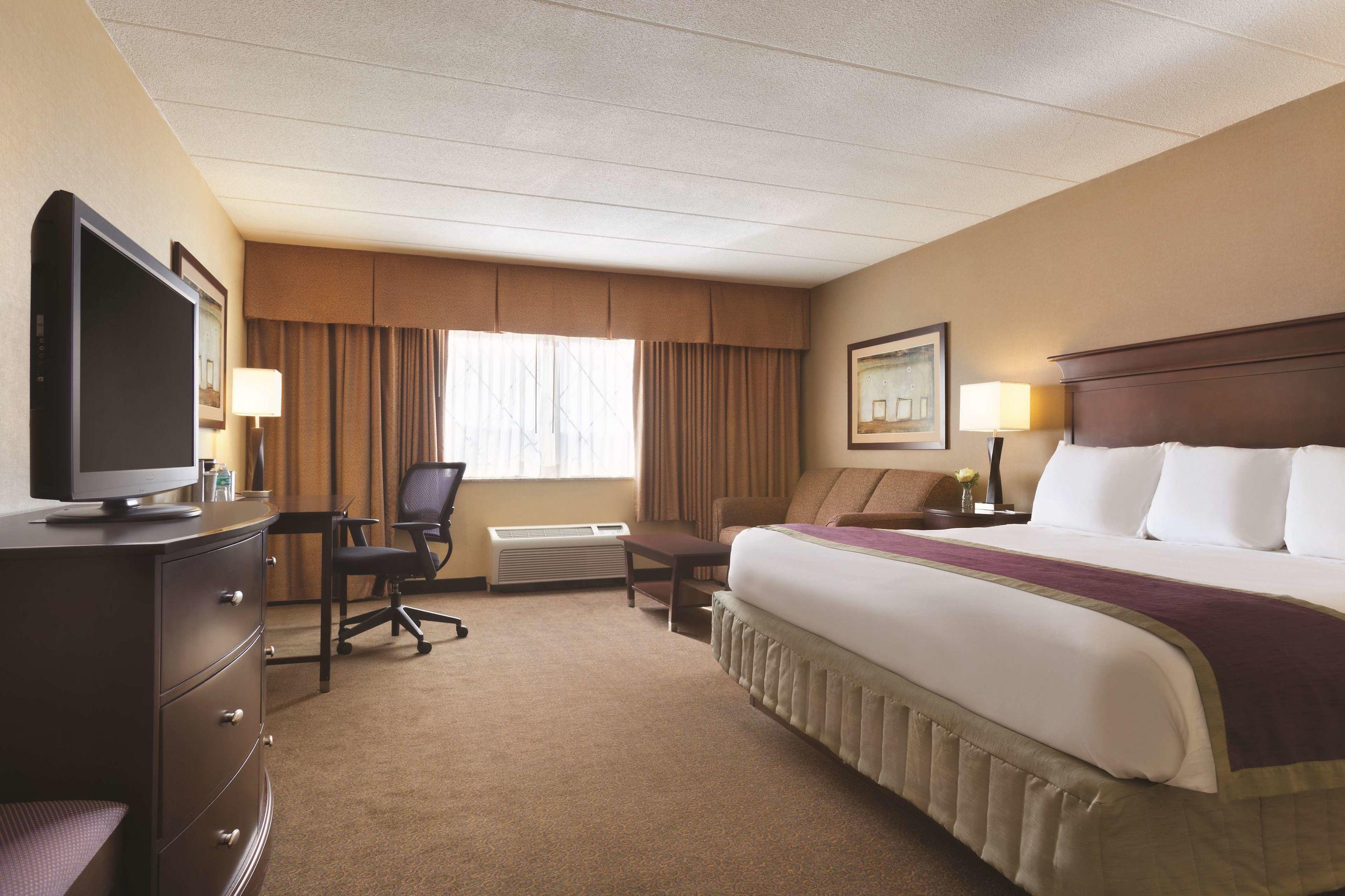 Radisson Hotel Nashua — photo 5