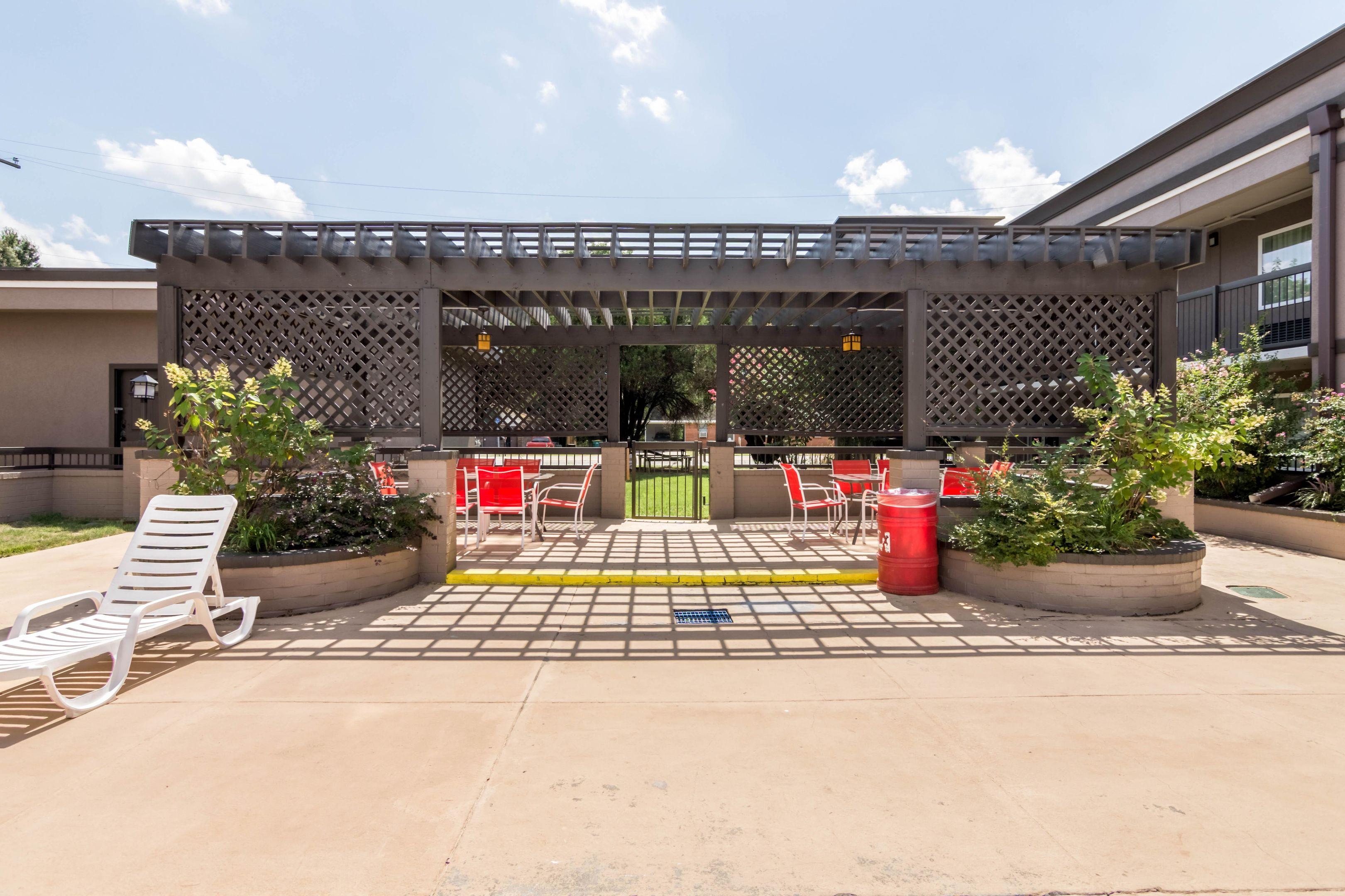 Clarion Inn & Suites Russellville — photo 4