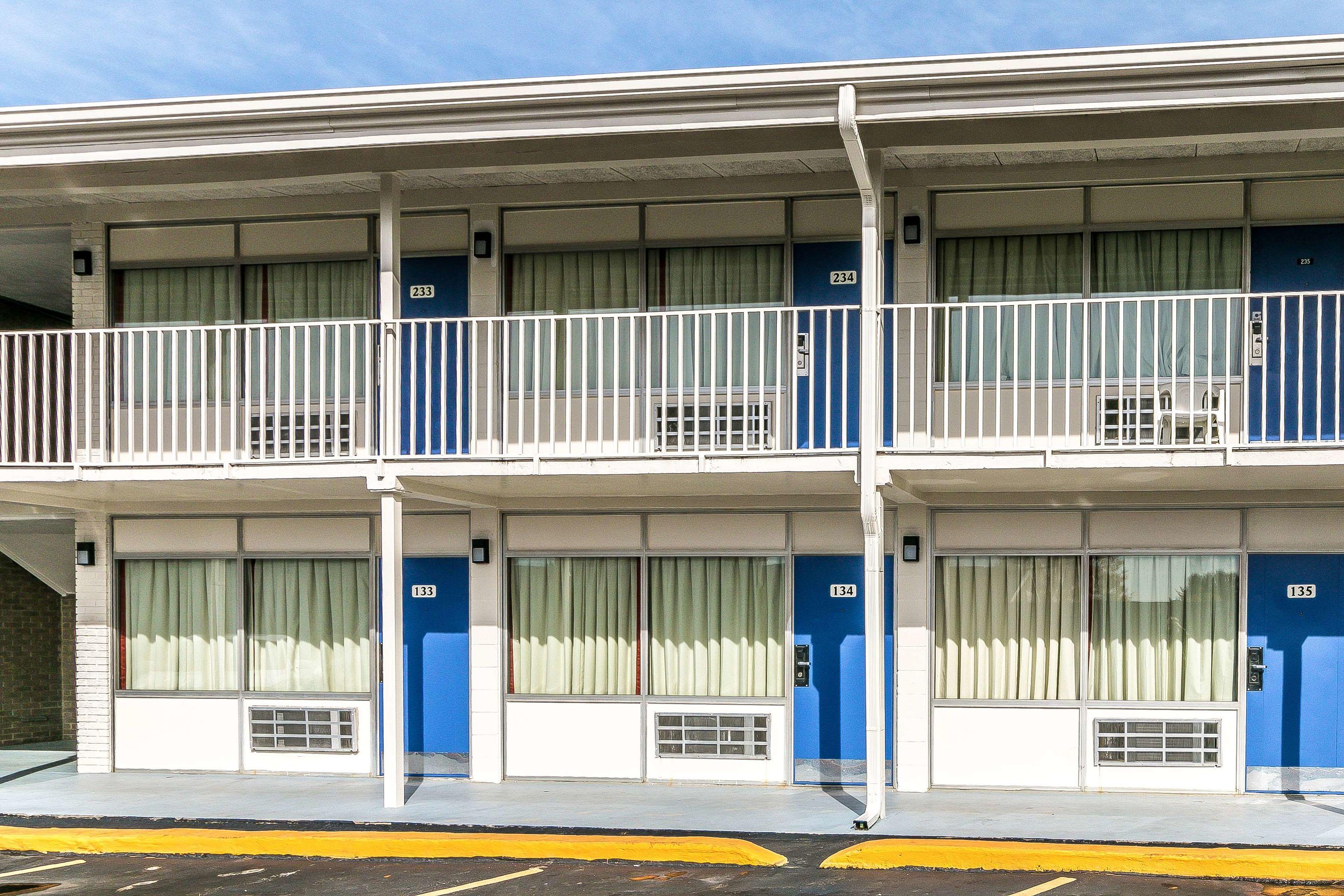 Motel 6 Somerset — photo 5