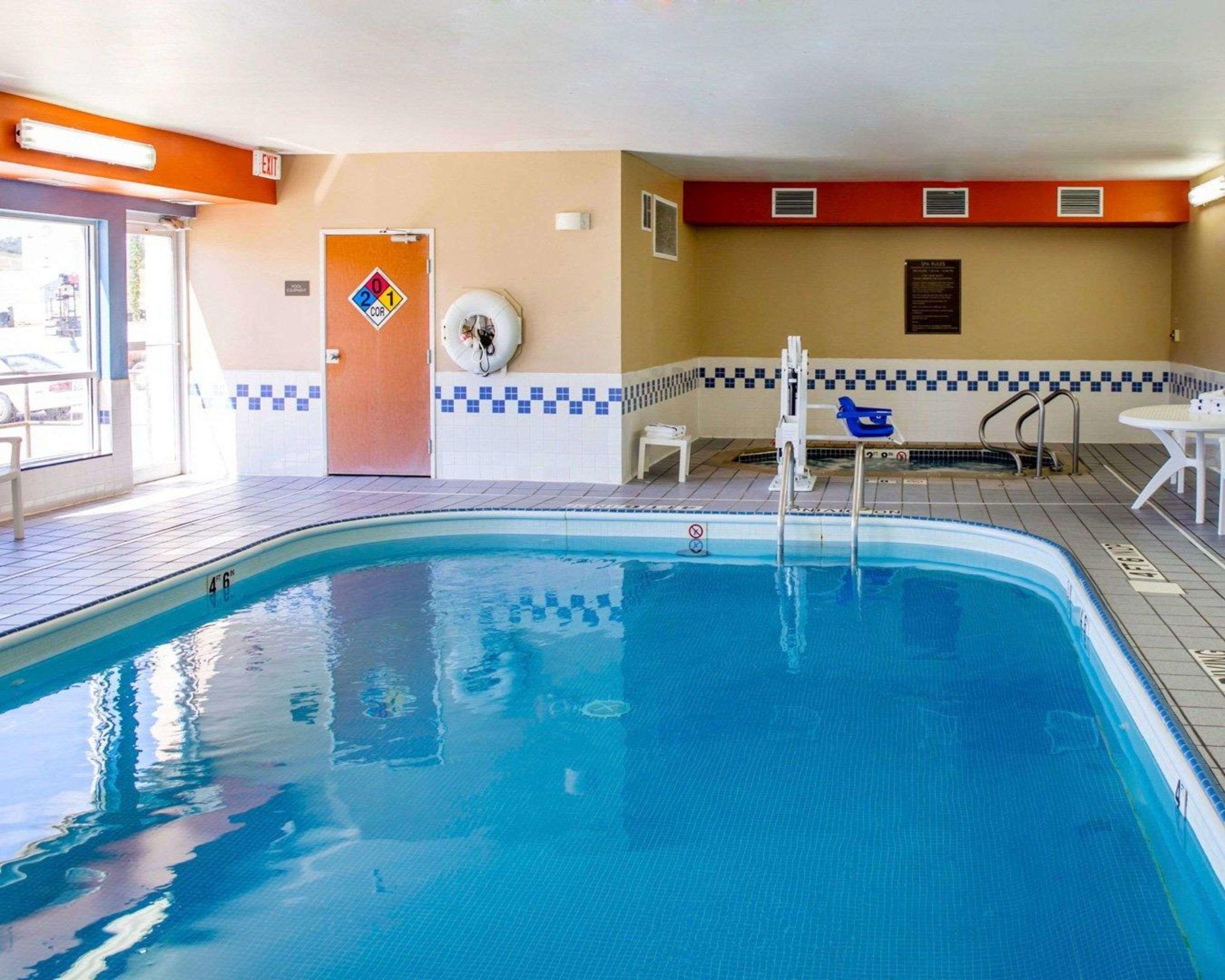 Comfort Inn & Suites Coralville — photo 5