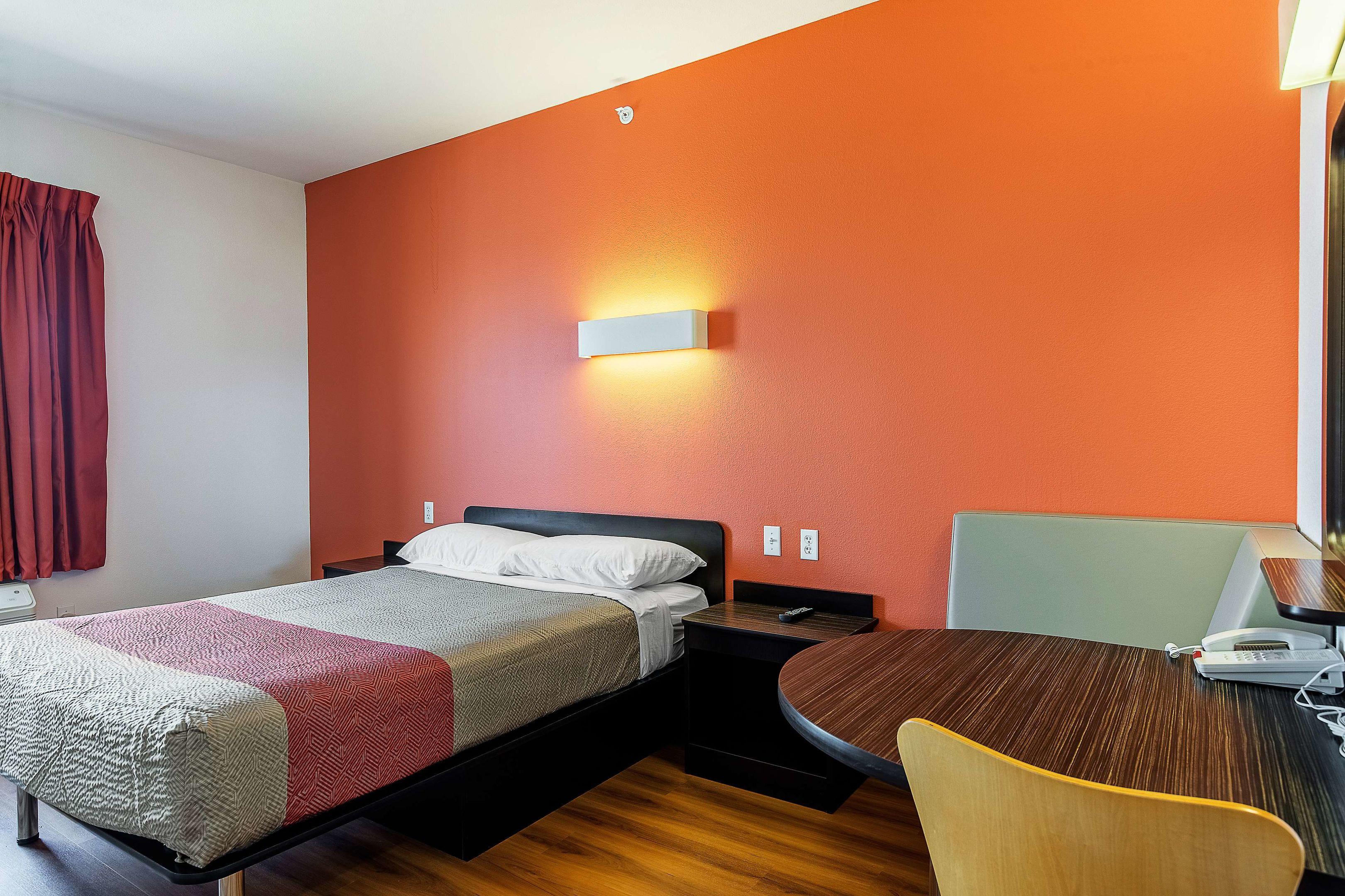 Motel 6 Texas City- I-45 South — photo 5