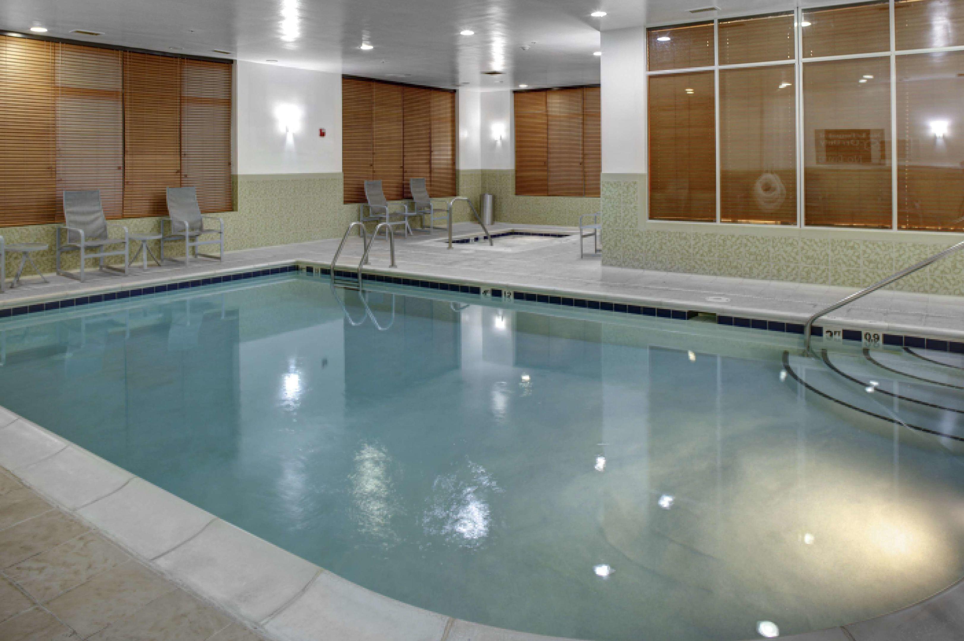 Hampton Inn Petersburg-Southpark Mall — photo 5