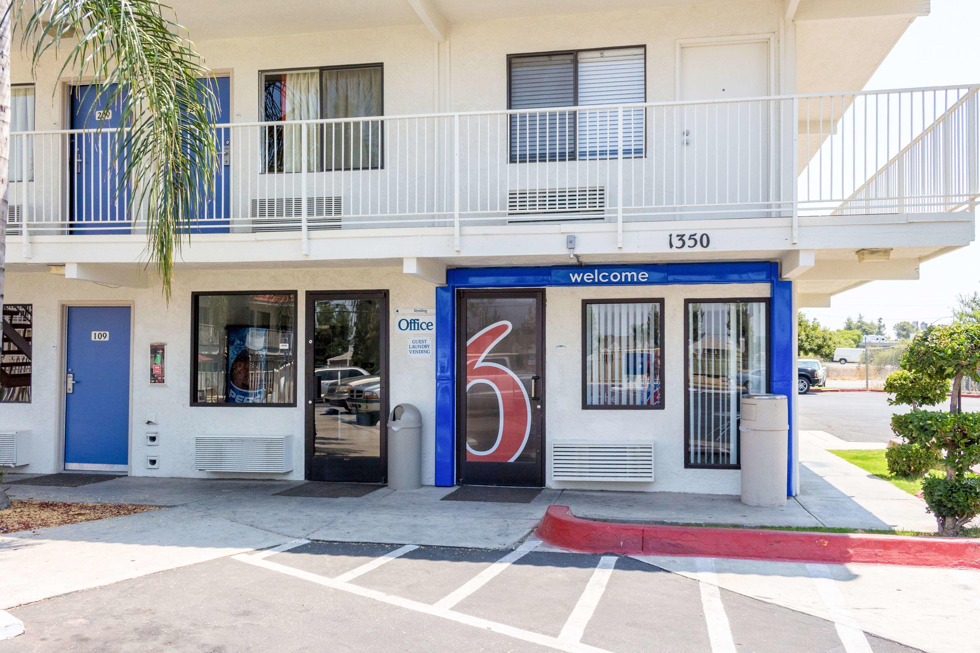 Motel 6 Bakersfield Convention Center — photo 5