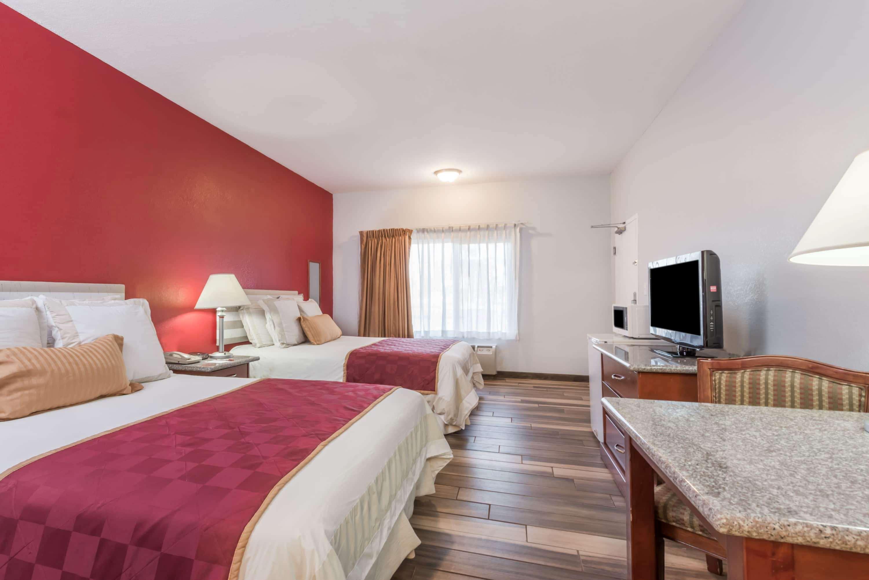 Ramada by Wyndham Near Seaworld / Mission Beach — photo 5