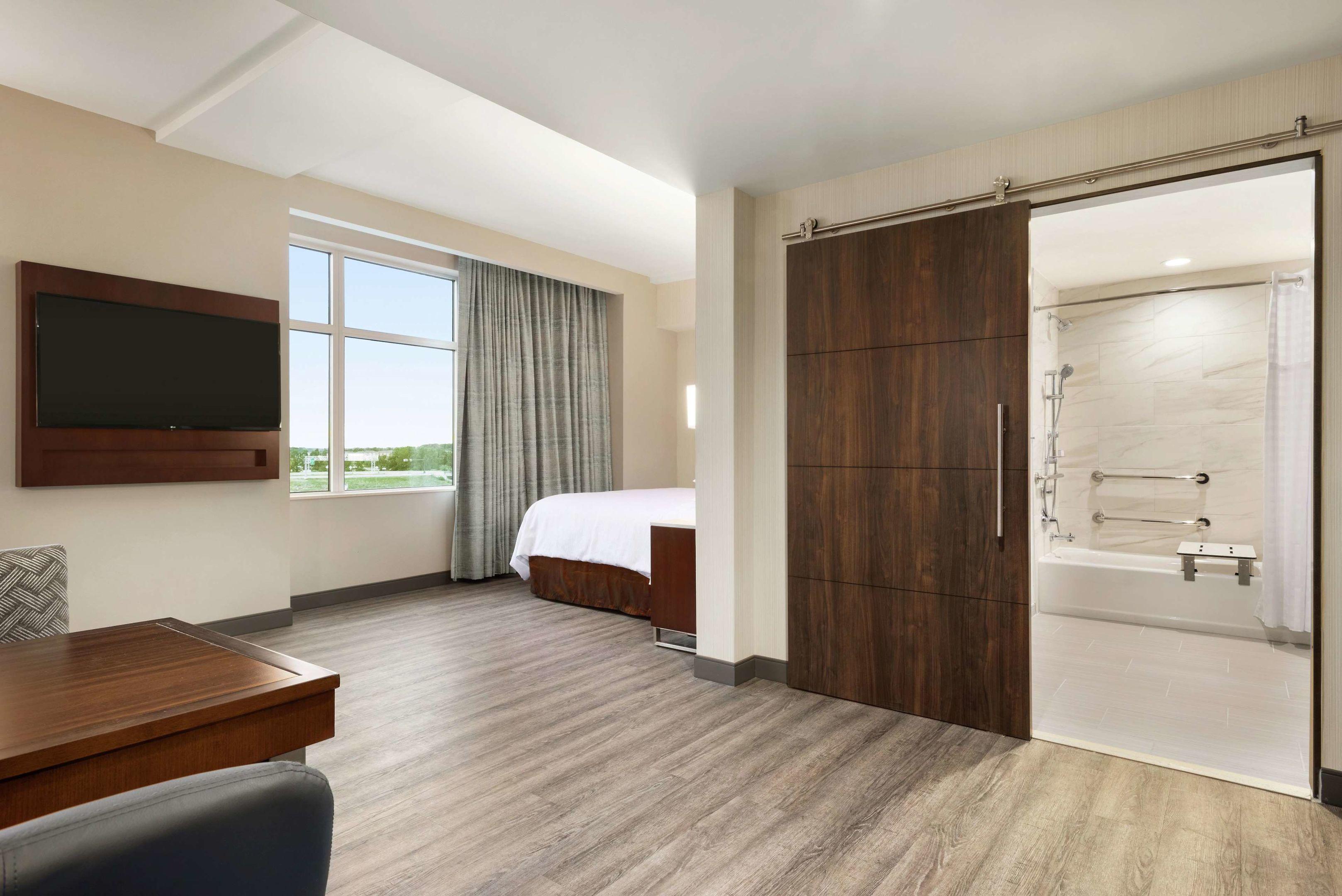 Embassy Suites By Hilton Noblesville Indianapolis Convention Center — photo 4