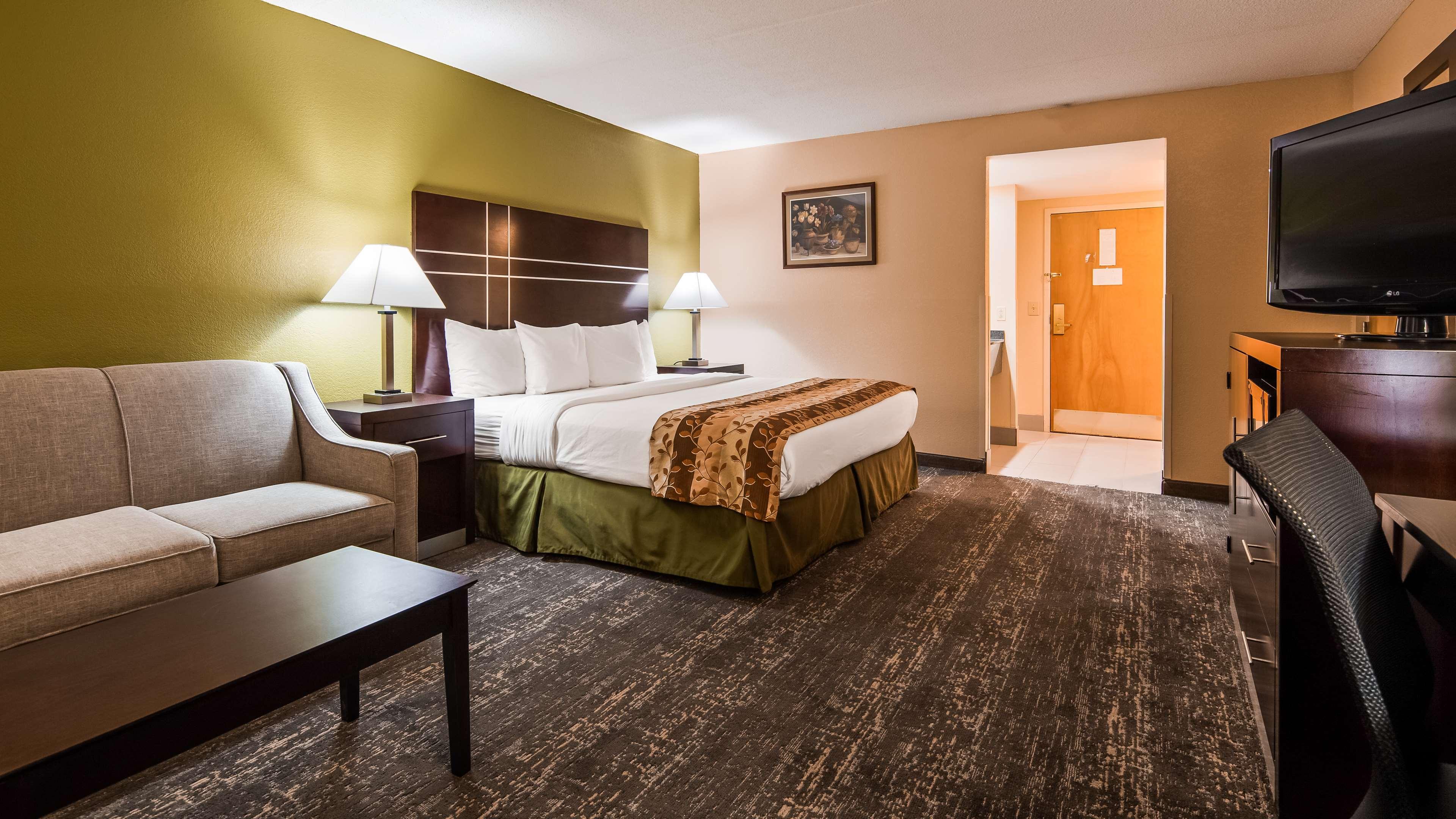 Best Western Luxbury Inn Fort Wayne — photo 5
