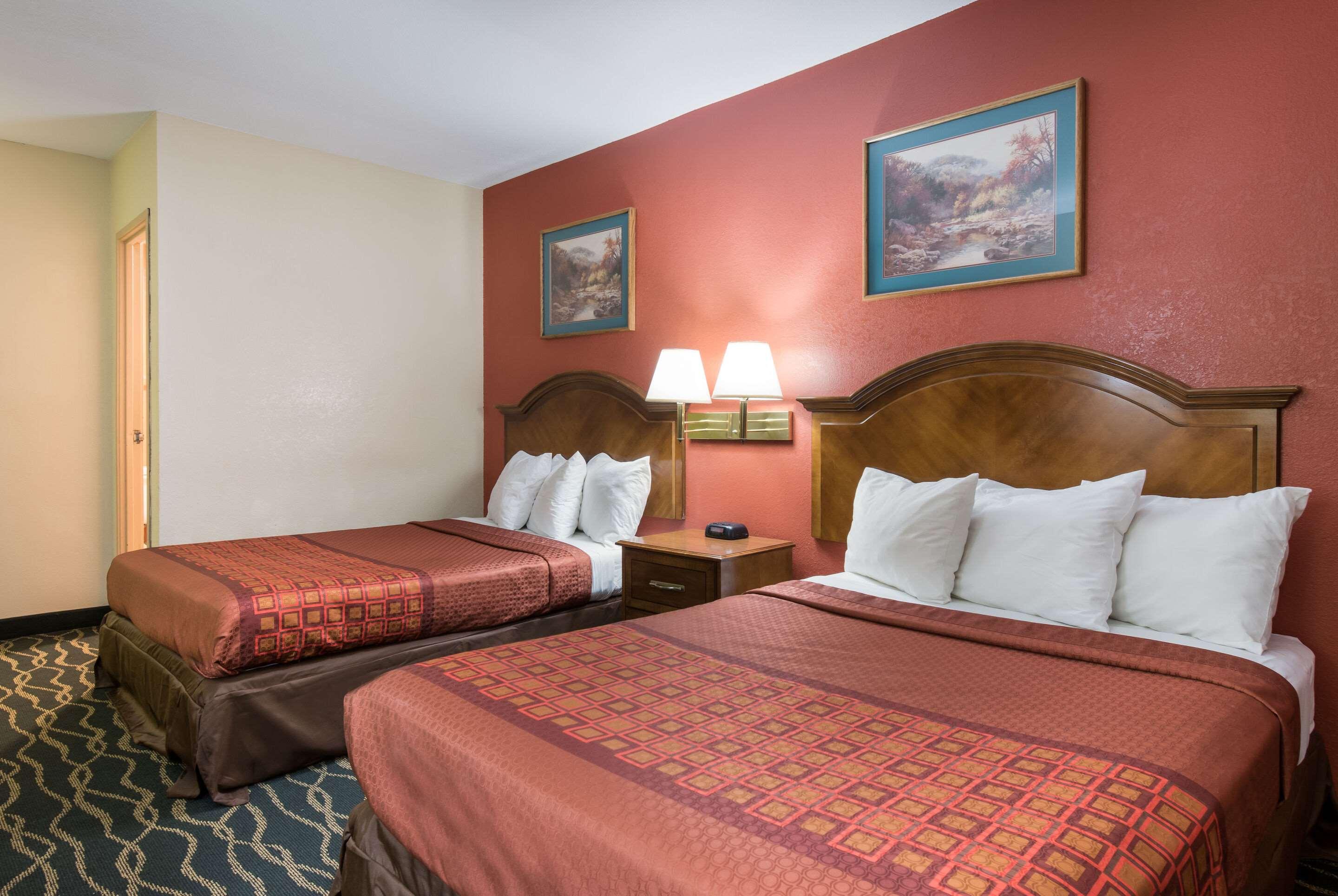 Rodeway Inn Wormleysburg - Harrisburg — photo 5