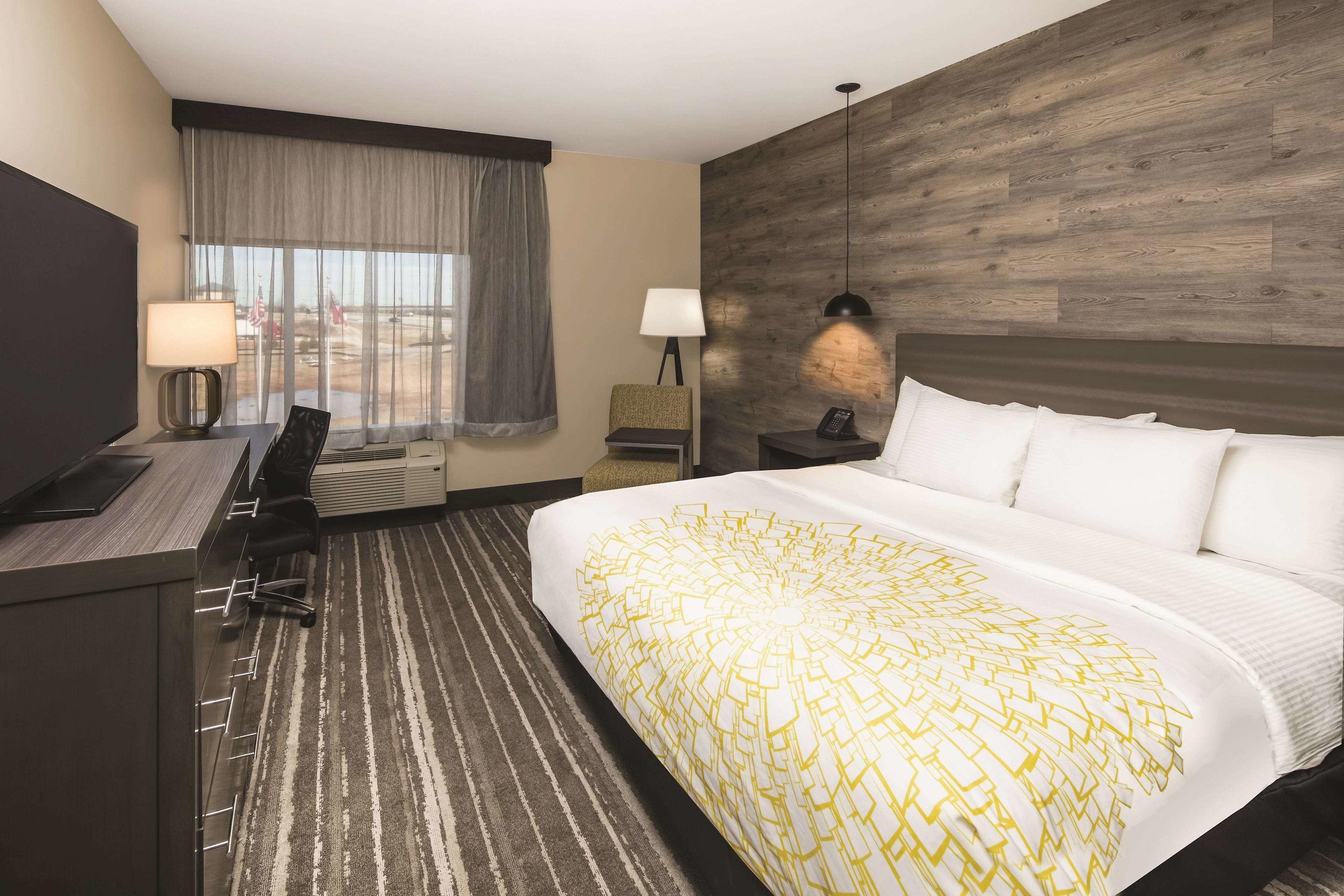 La Quinta Inn & Suites McDonough — photo 5