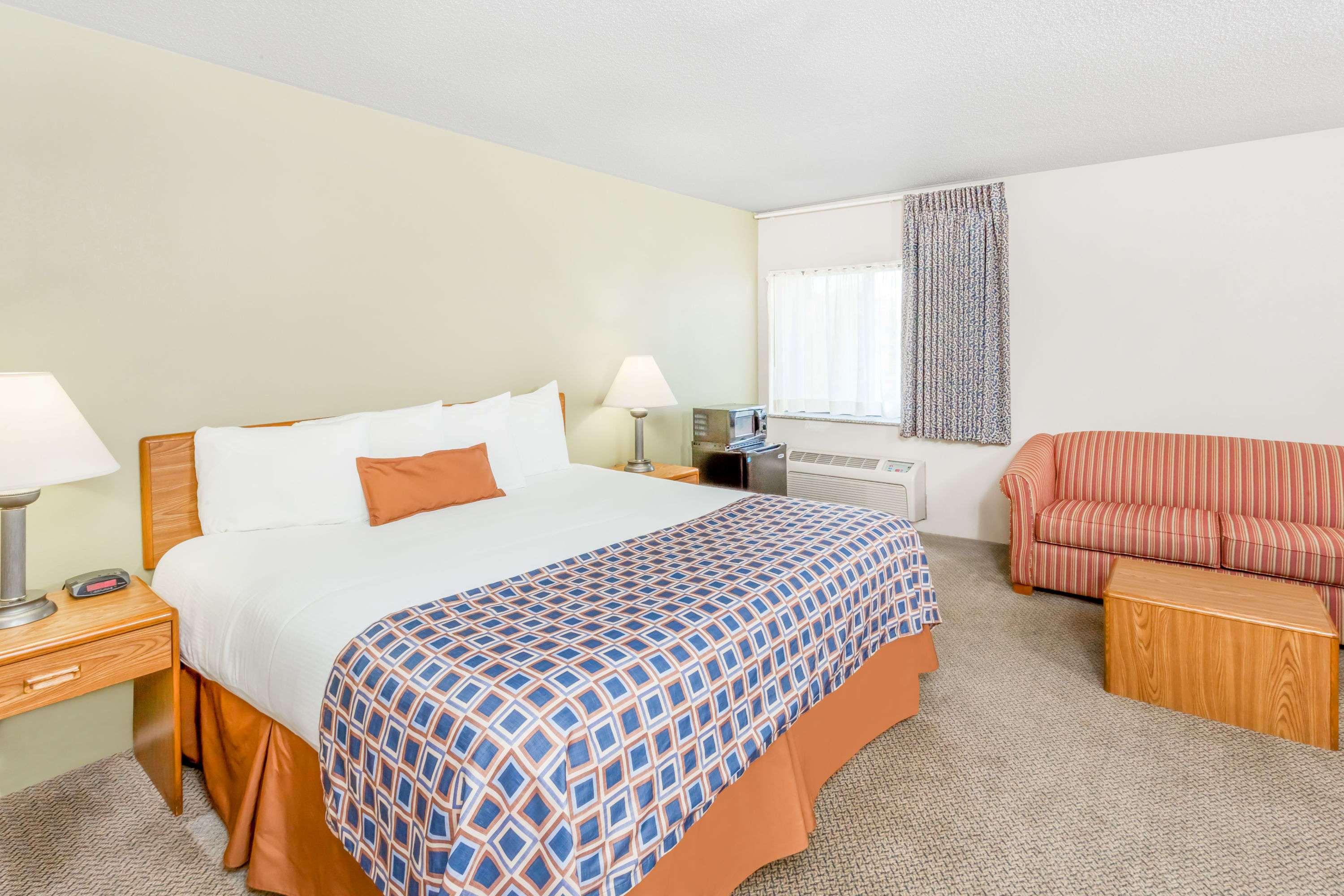Baymont Inn and Suites Champaign