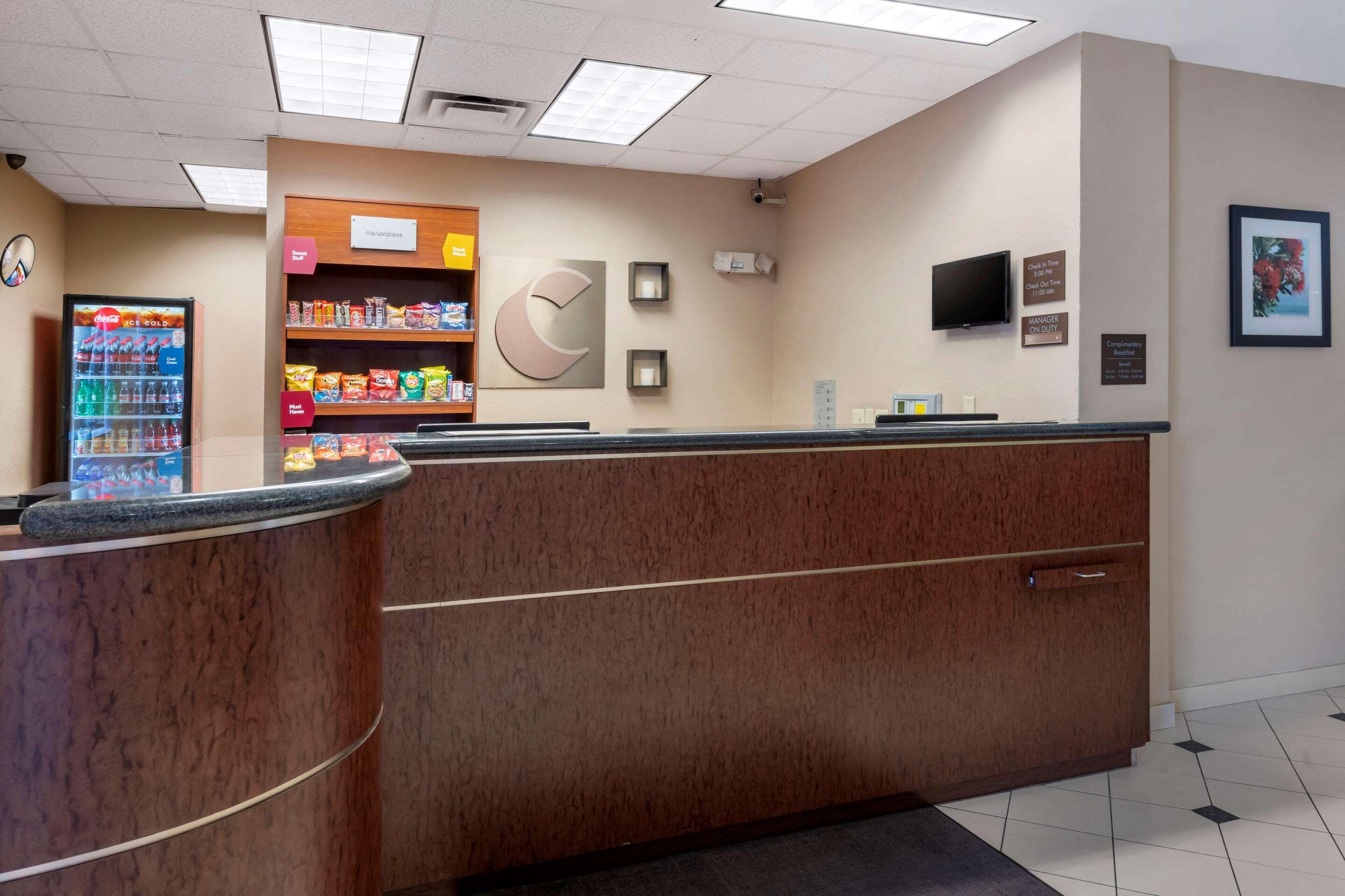 Comfort Suites — photo 5