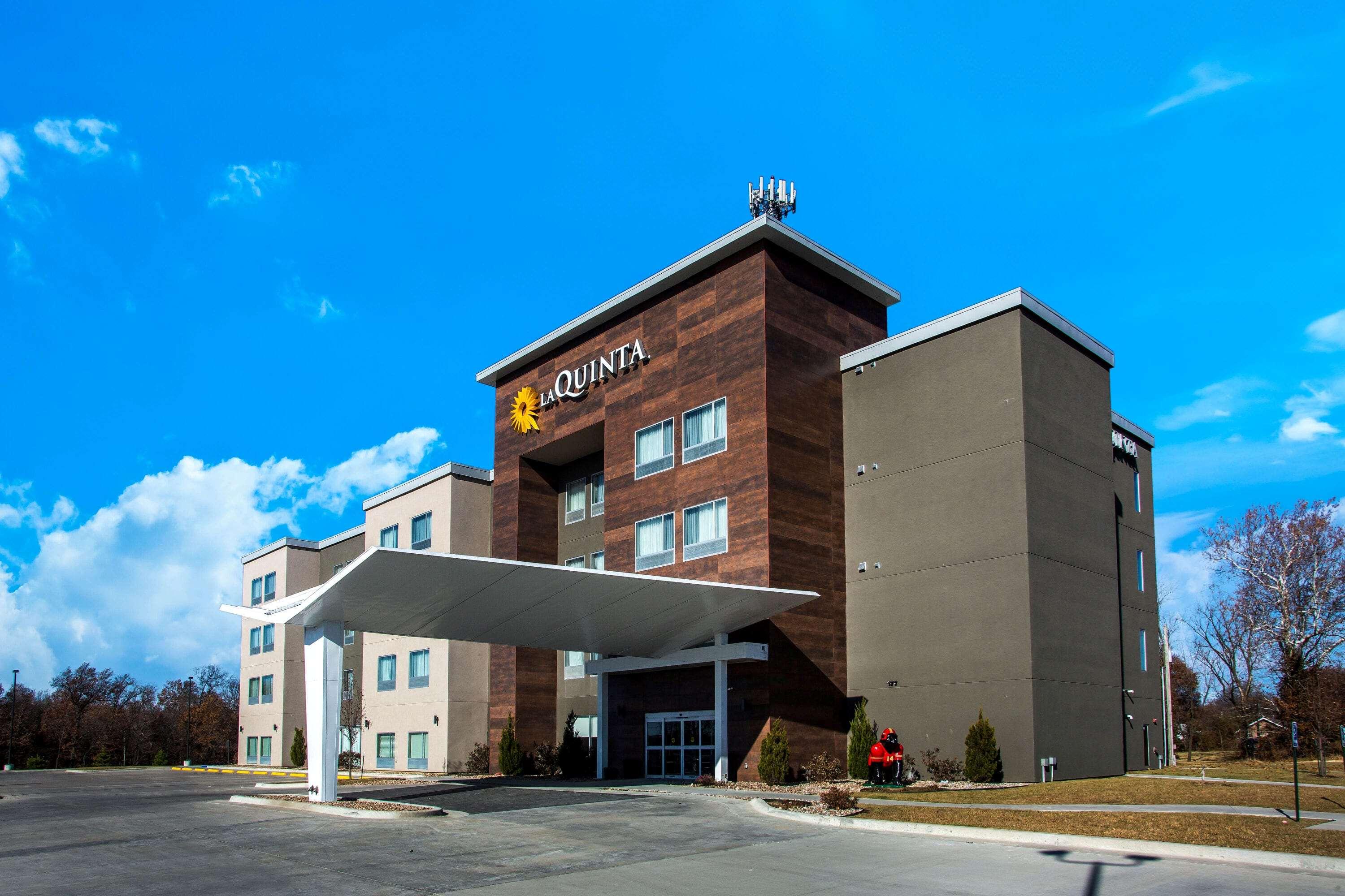 La Quinta Inn & Suites Pittsburg — photo 5