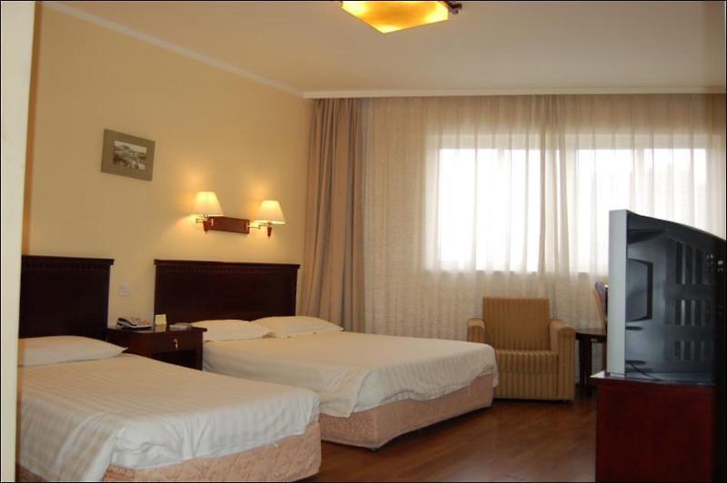 Shanghai Lakeside Holiday Inn — photo 5