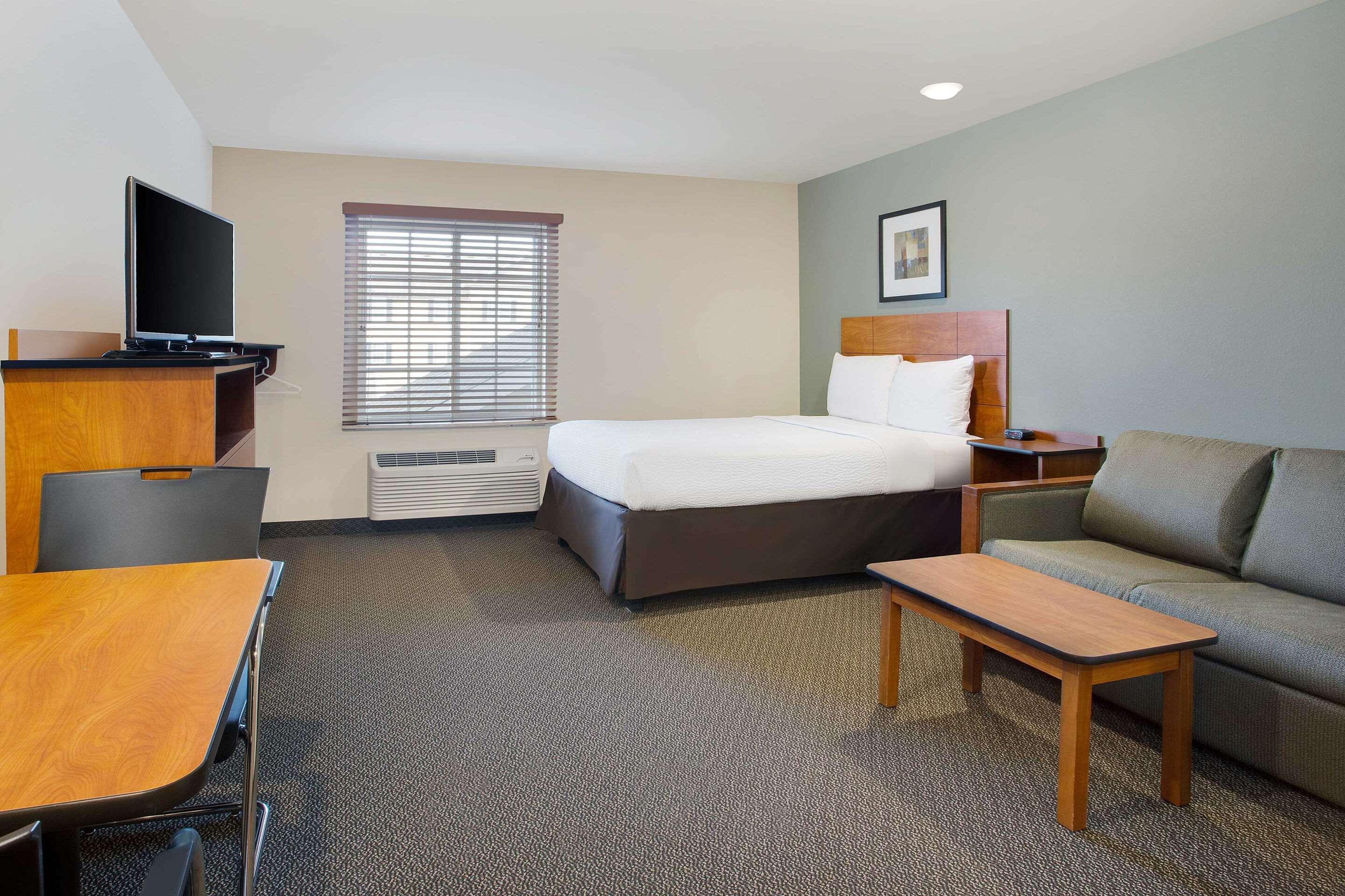 WoodSpring Suites Columbus North I-270 — photo 5