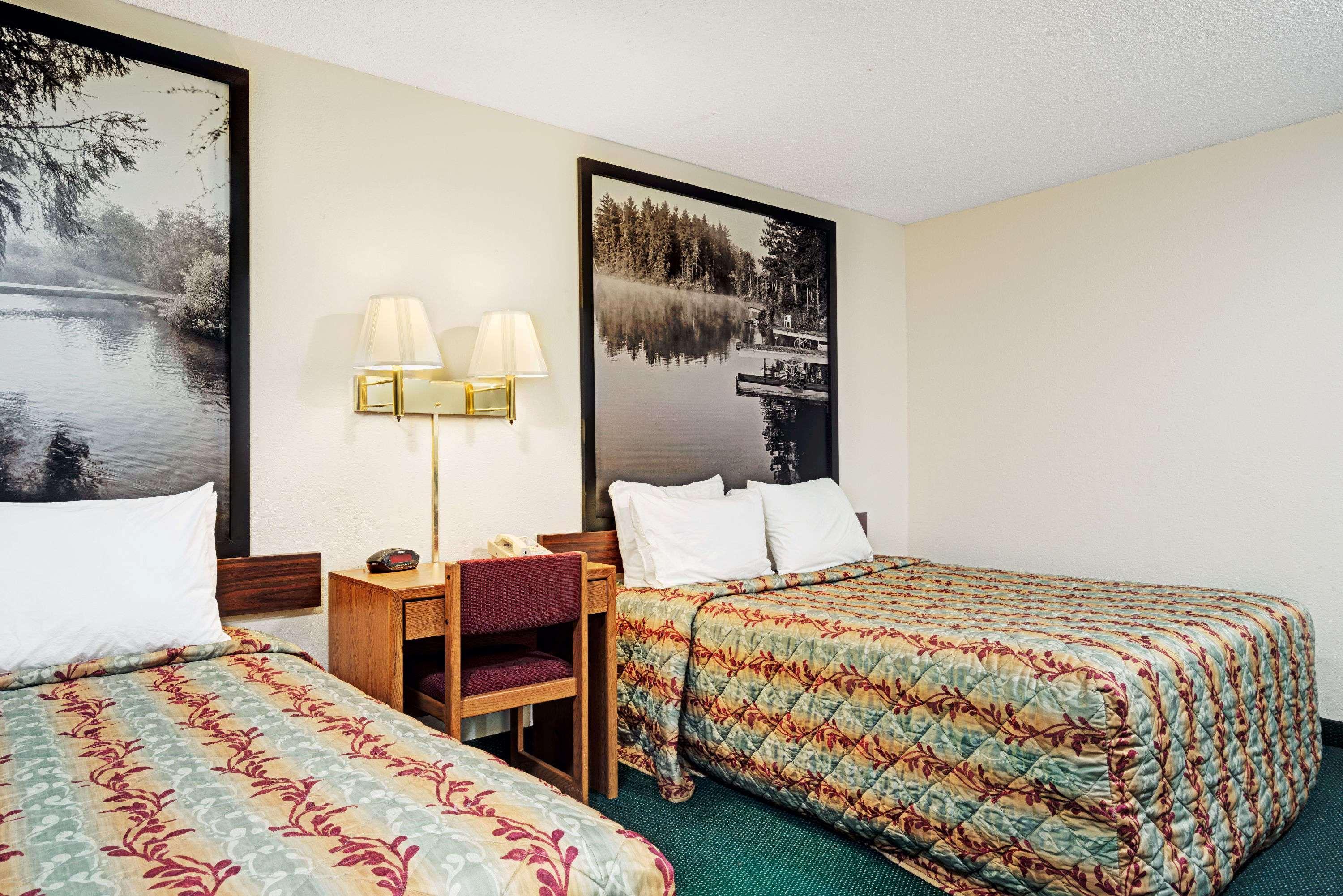 Super 8 by Wyndham Rogers Minnesota — photo 5