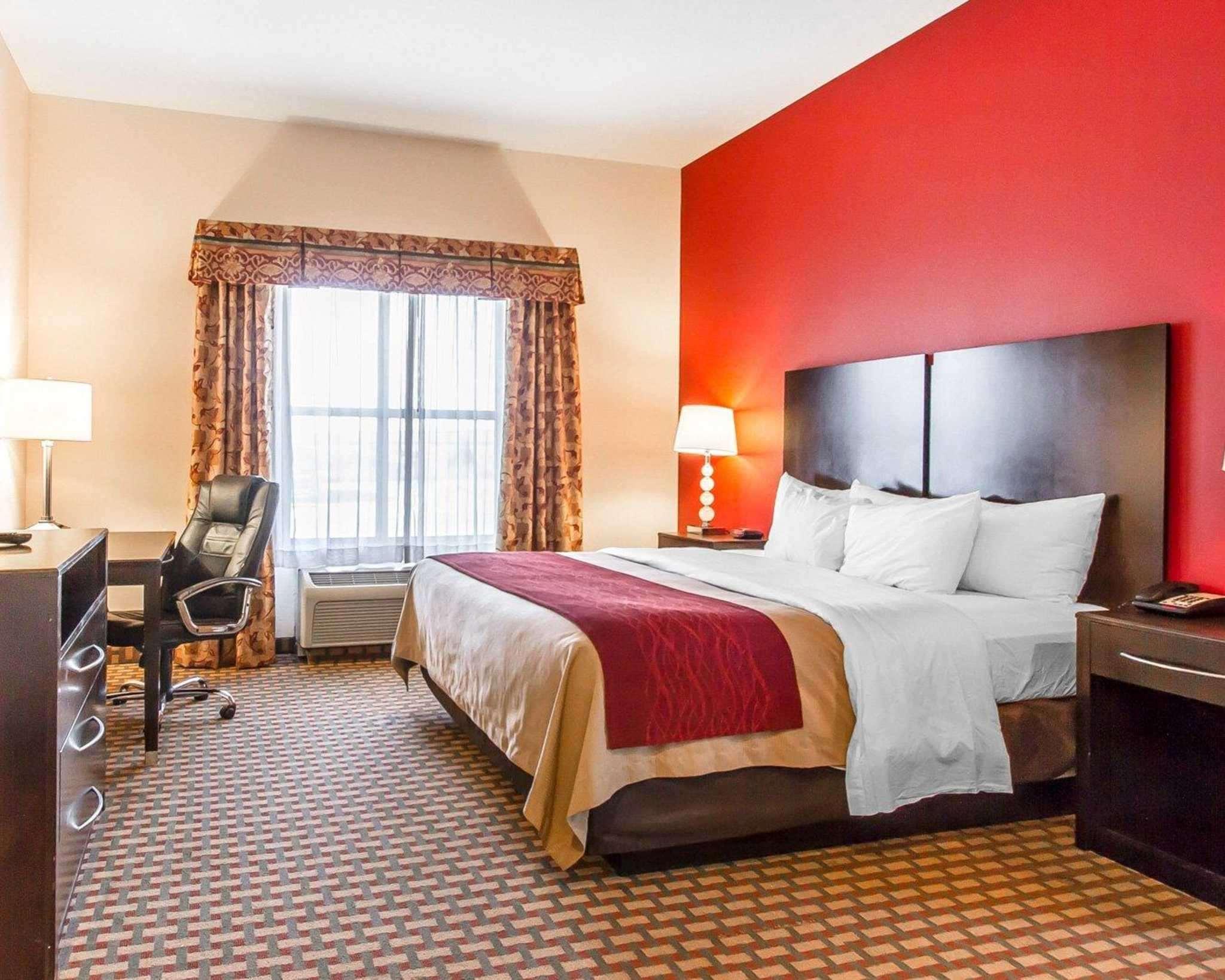 Comfort Inn & Suites Shawnee — photo 4