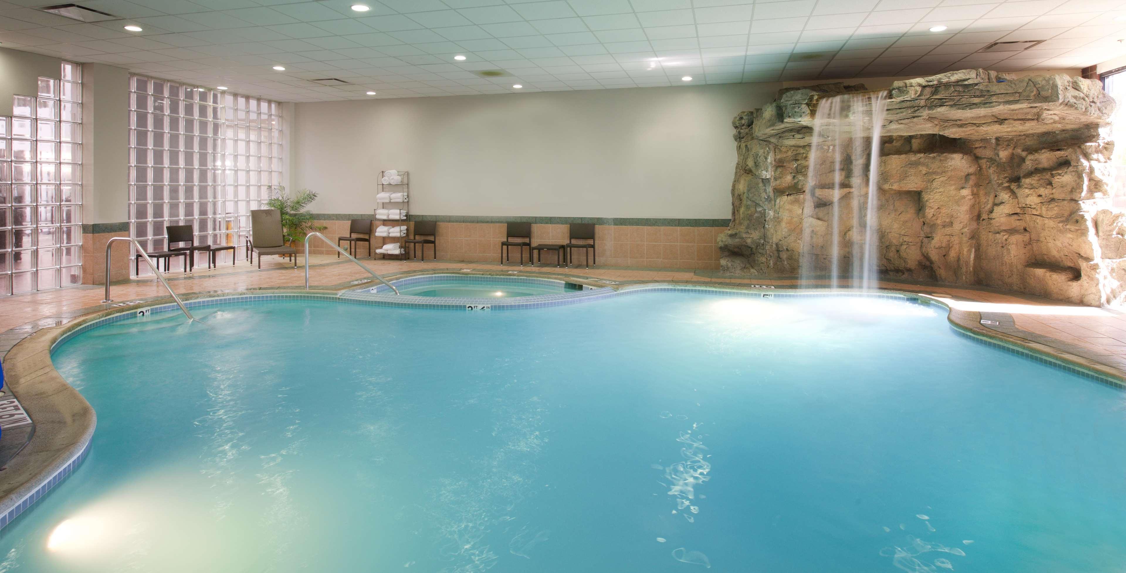 Embassy Suites Detroit - Livonia / Novi — photo 3