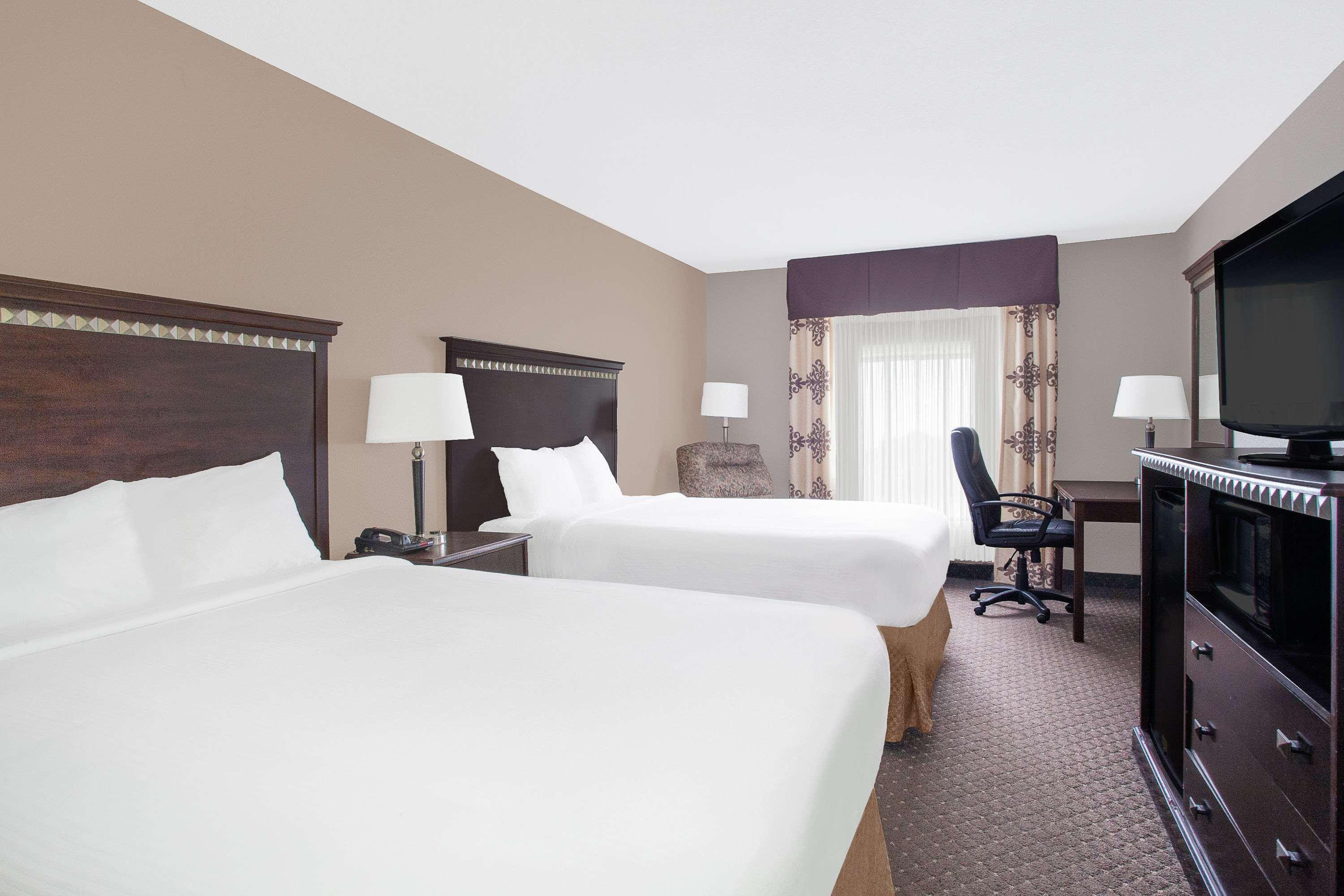 Baymont Inn & Suites San Marcos — photo 5