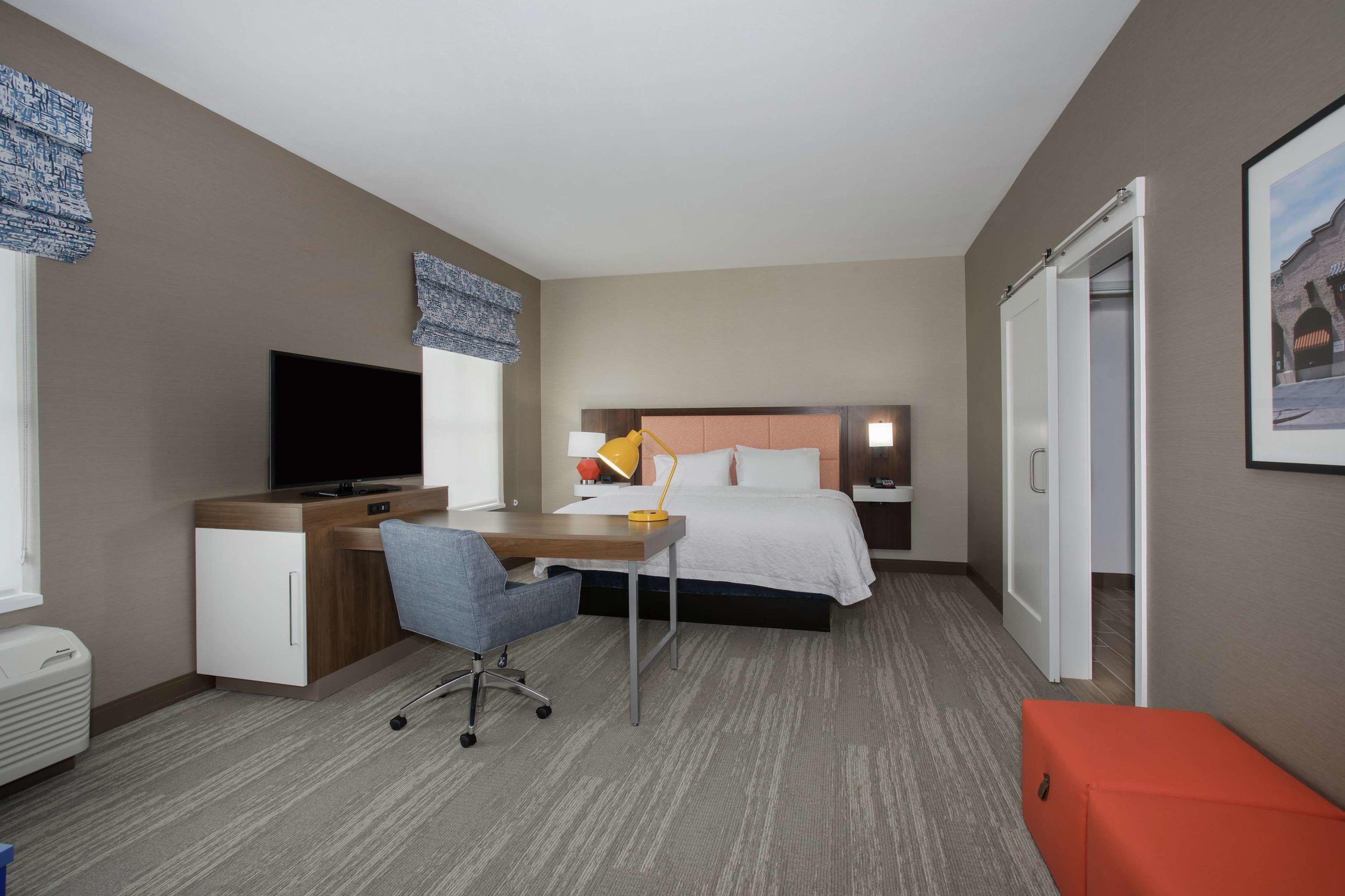 Hampton Inn & Suites Logan — photo 5
