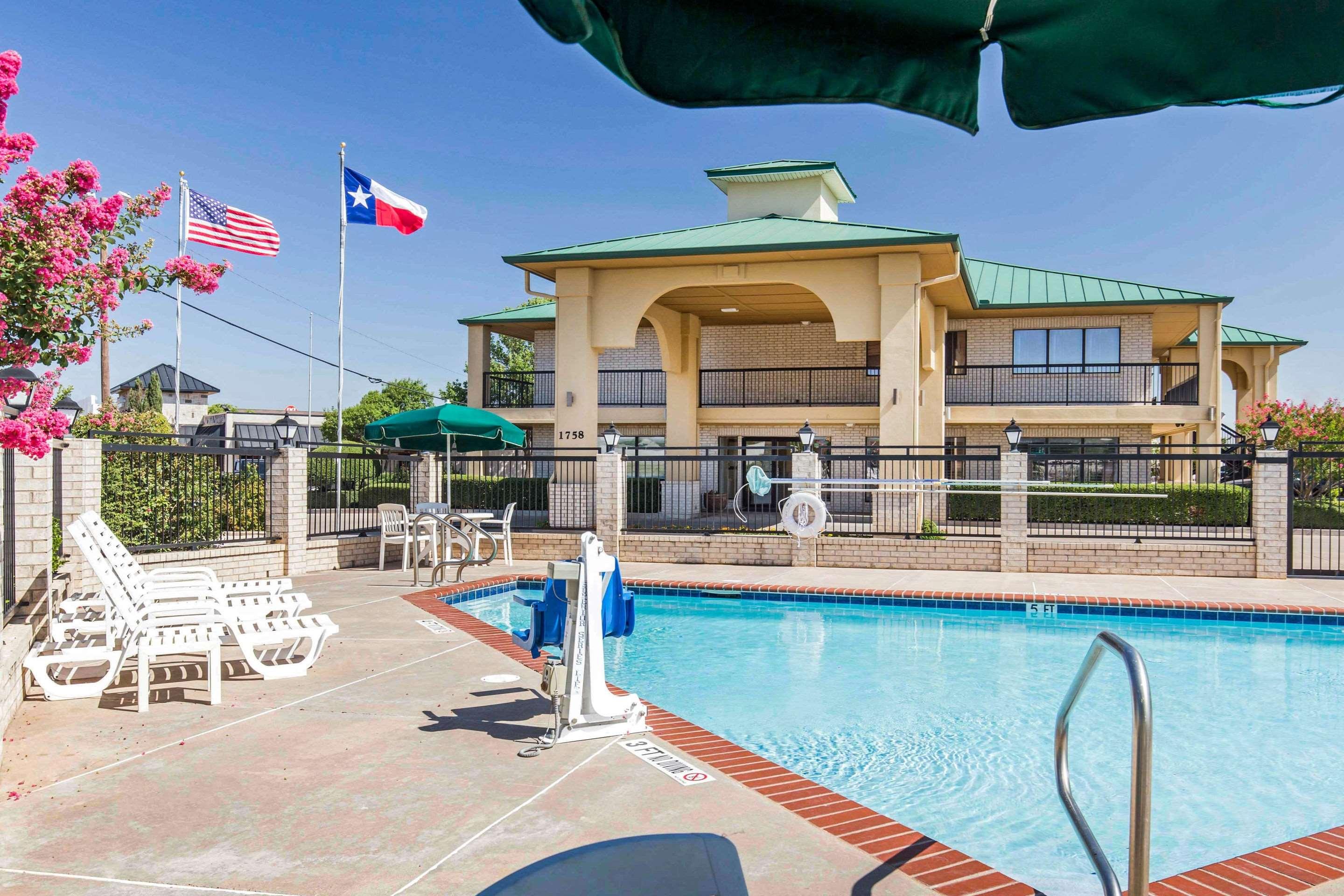 Quality Inn — photo 3