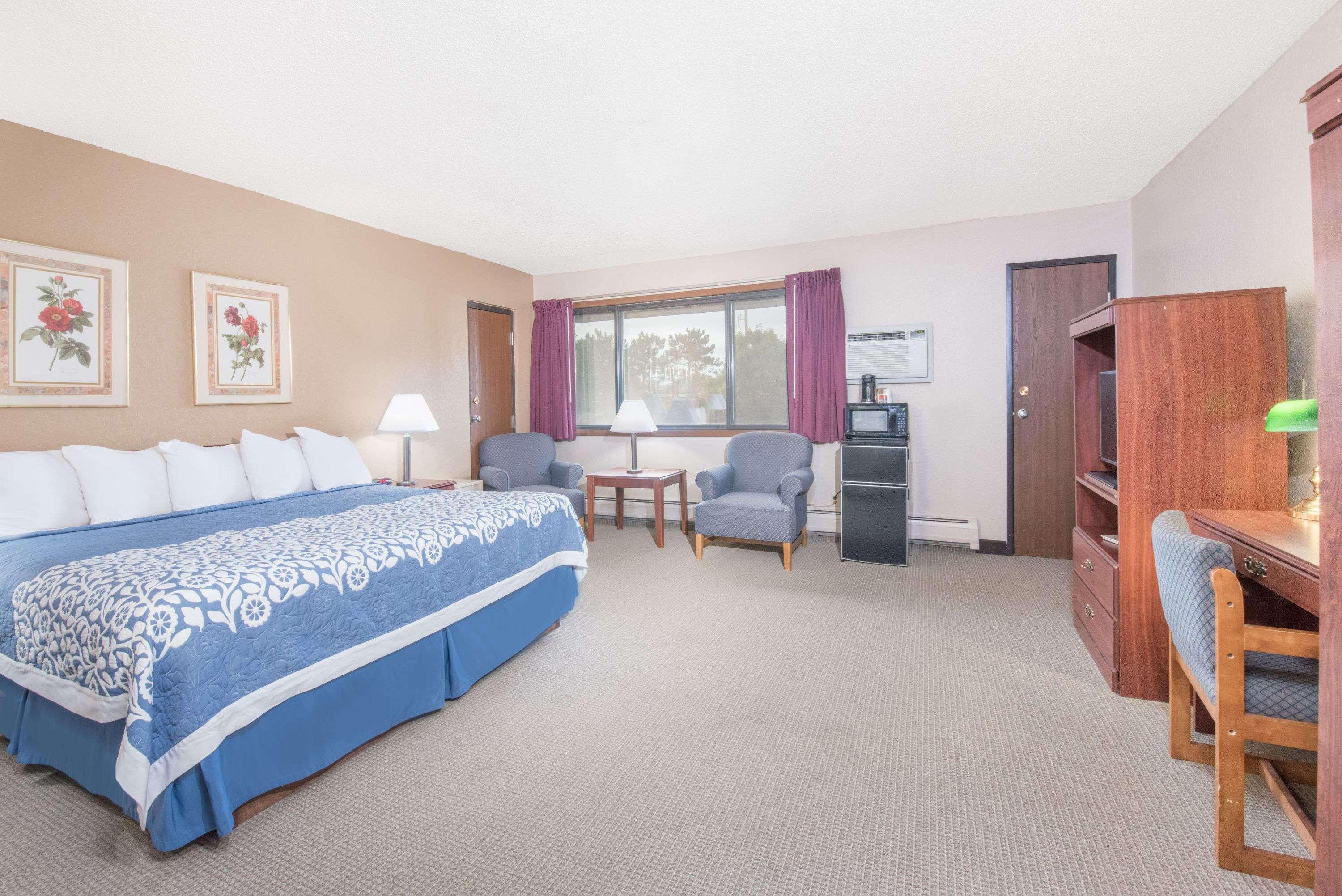 Days Inn by Wyndham Sioux Falls Airport — photo 5