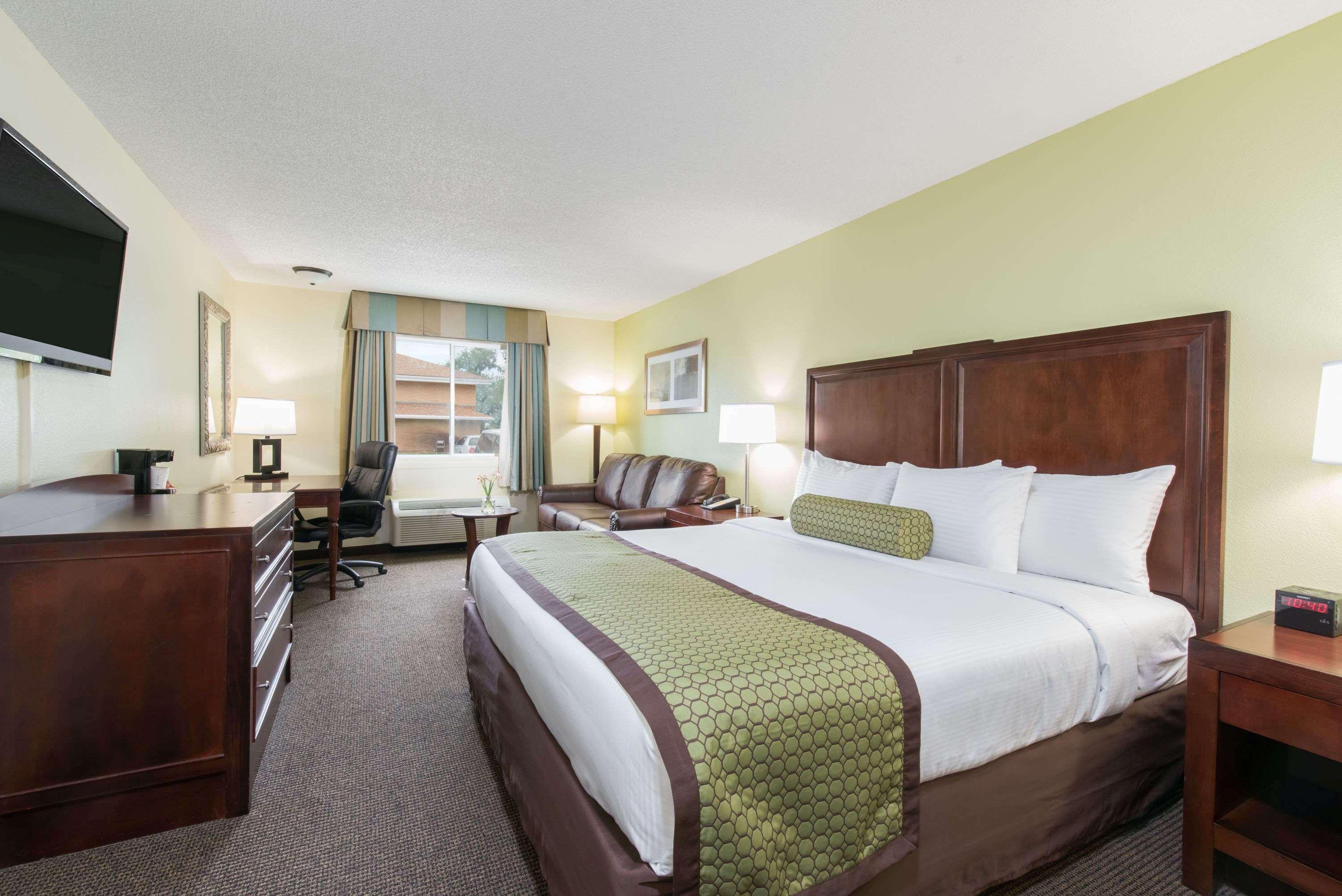 Baymont Inn & Suites Pierre — photo 4