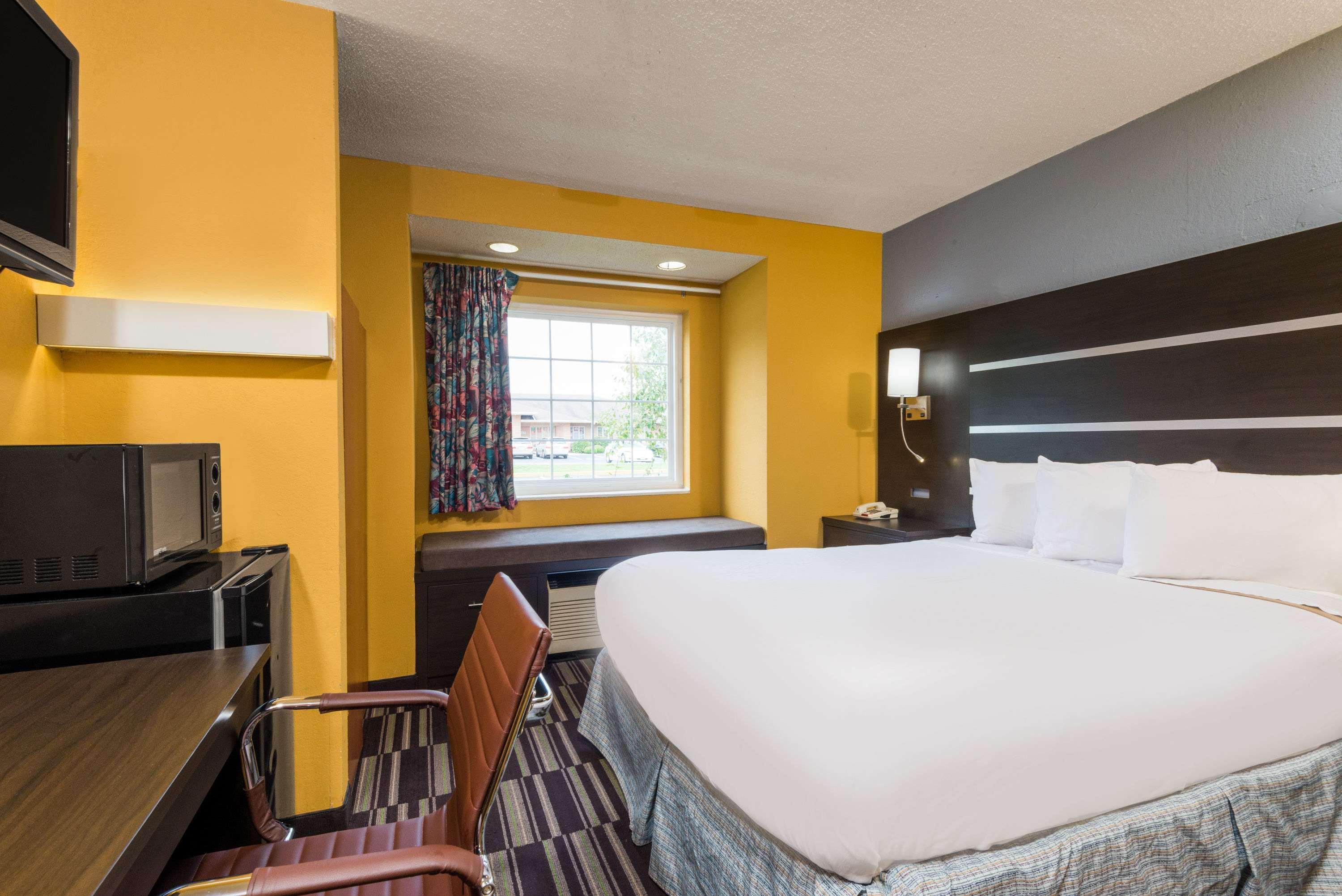 Microtel Dayton Riverside — photo 4