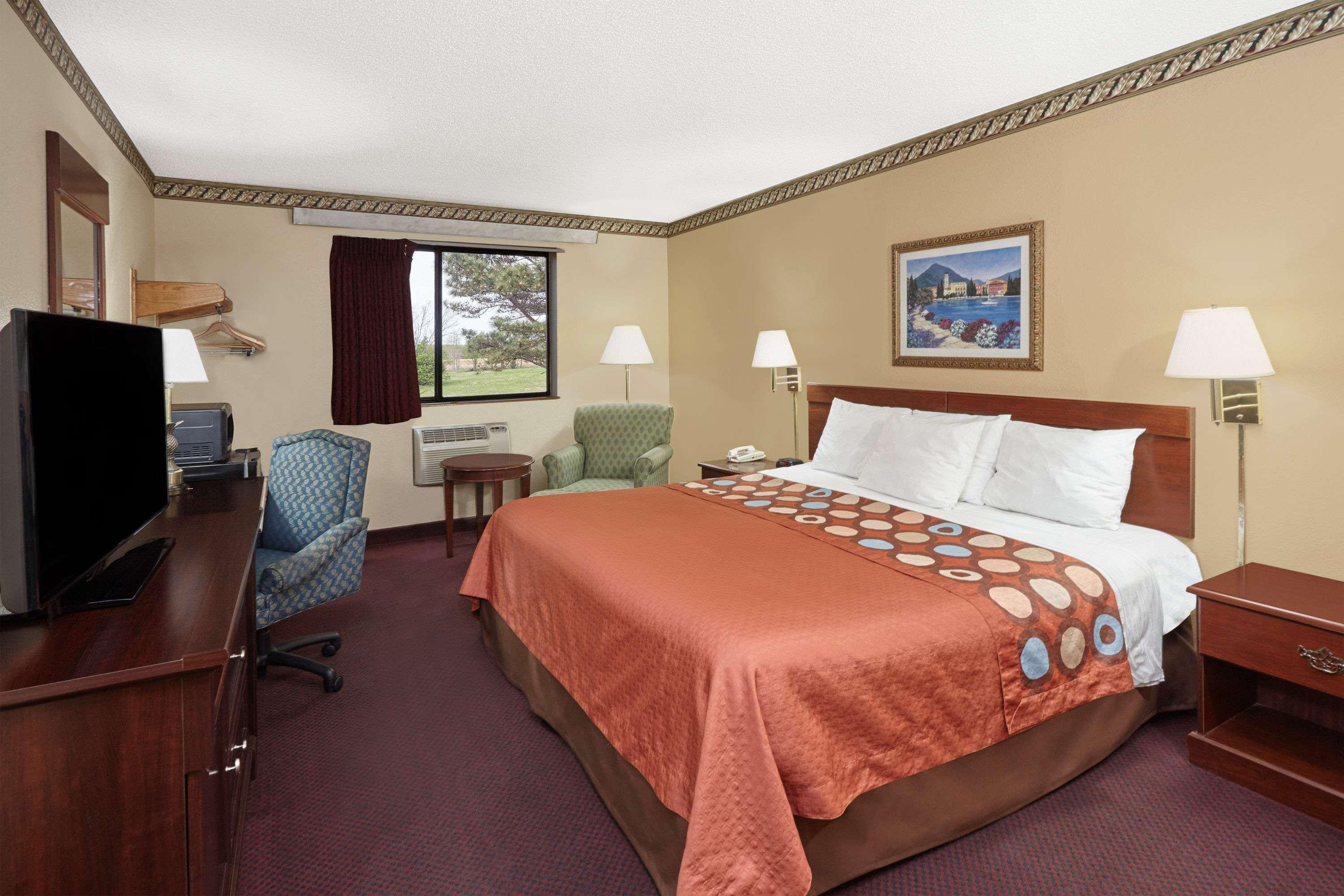 Super 8 by Wyndham Greenville — photo 5