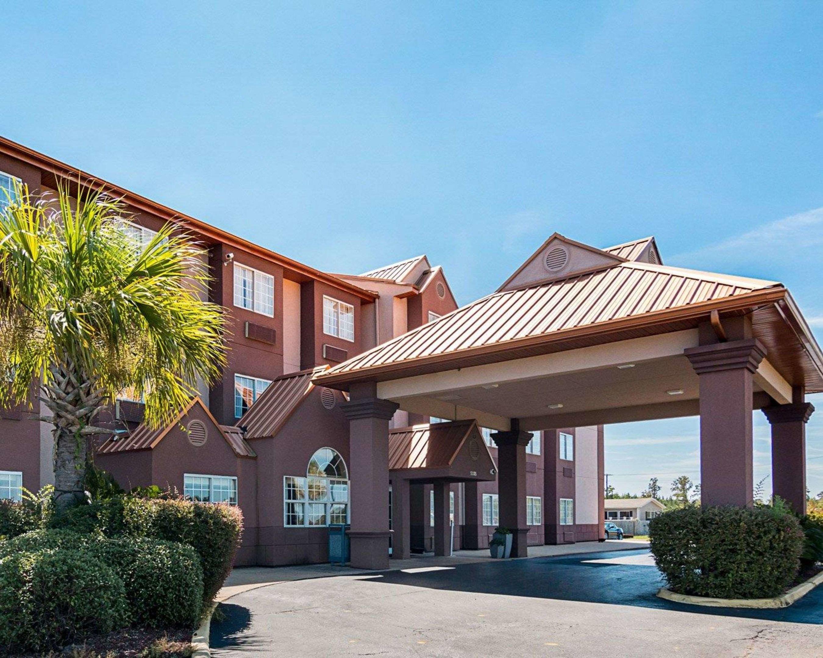 Econo Lodge Inn & Suites — photo 3