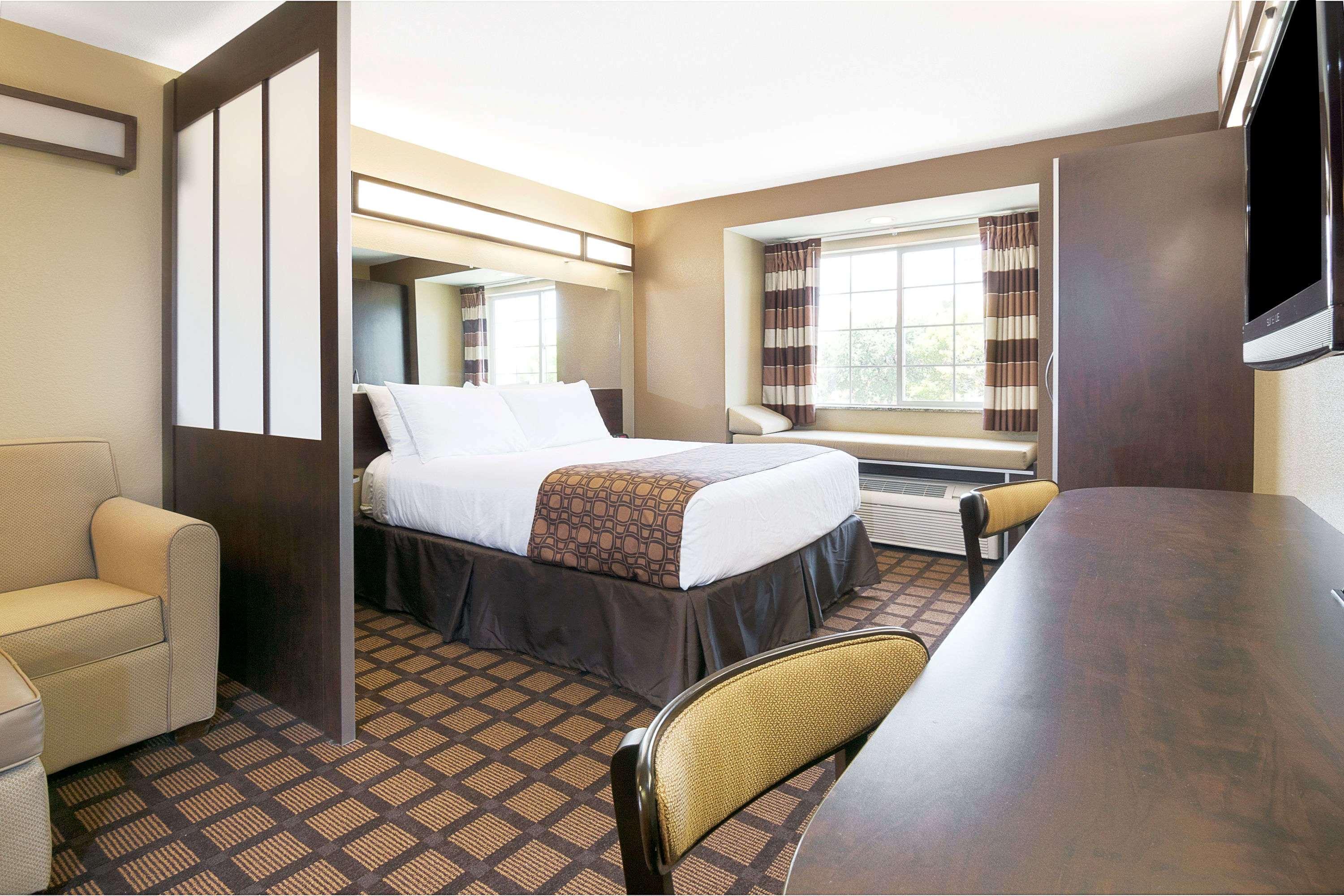 Microtel Inn & Suites Austin Airport — photo 5