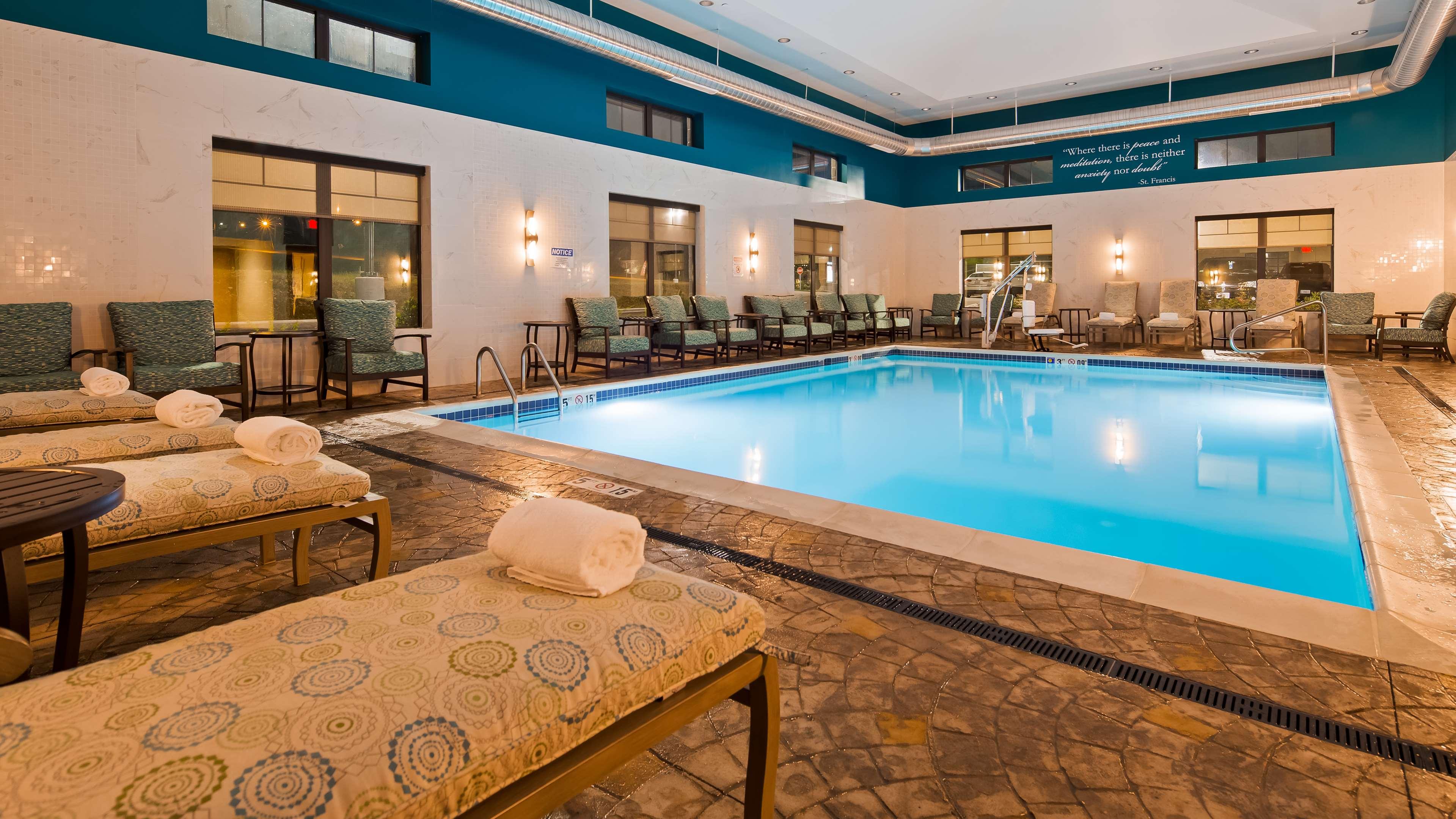 Best Western Plus Hotel Franciscan Square Inn and Suites Steubenville — photo 5