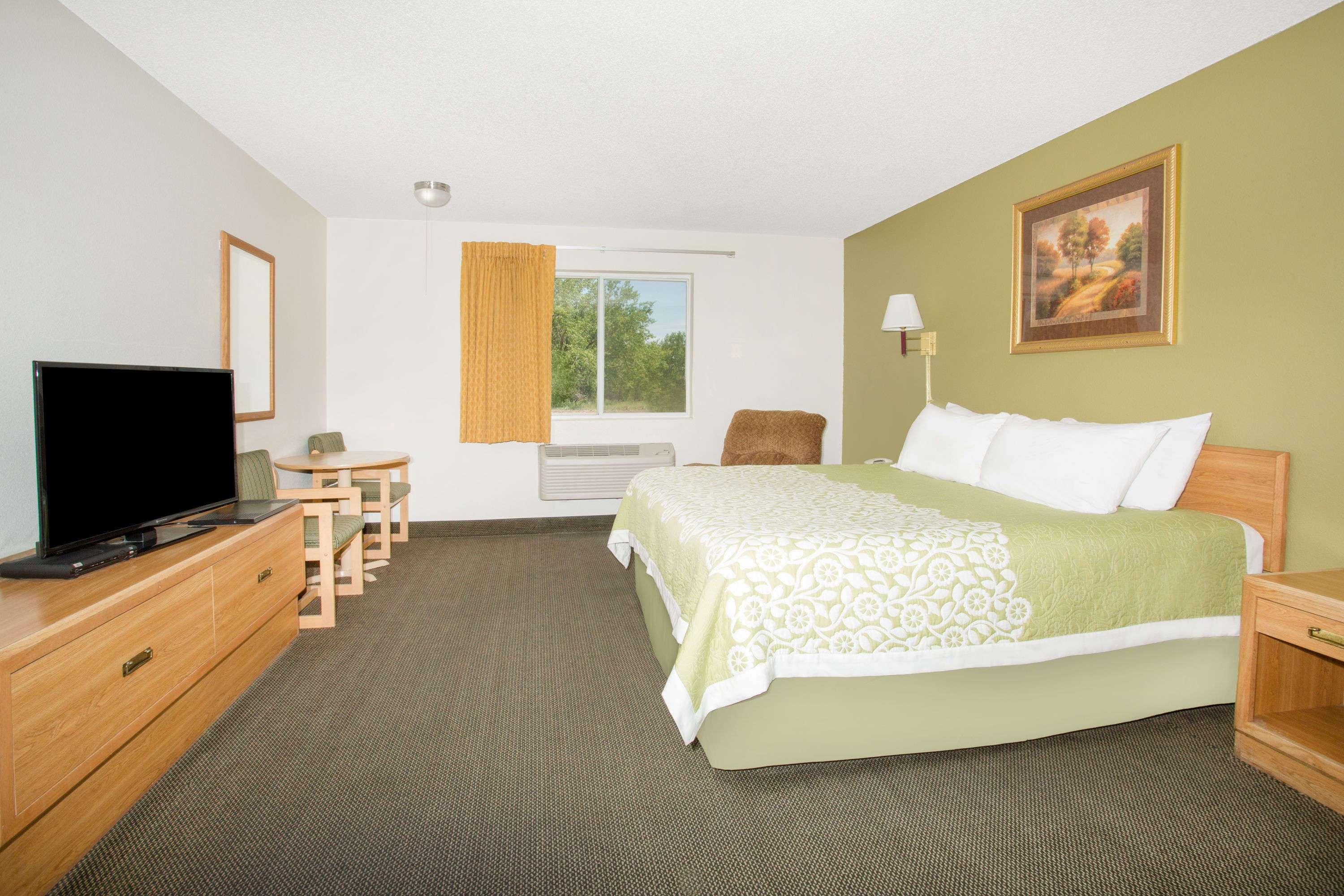 Days Inn by Wyndham Ogallala — photo 3