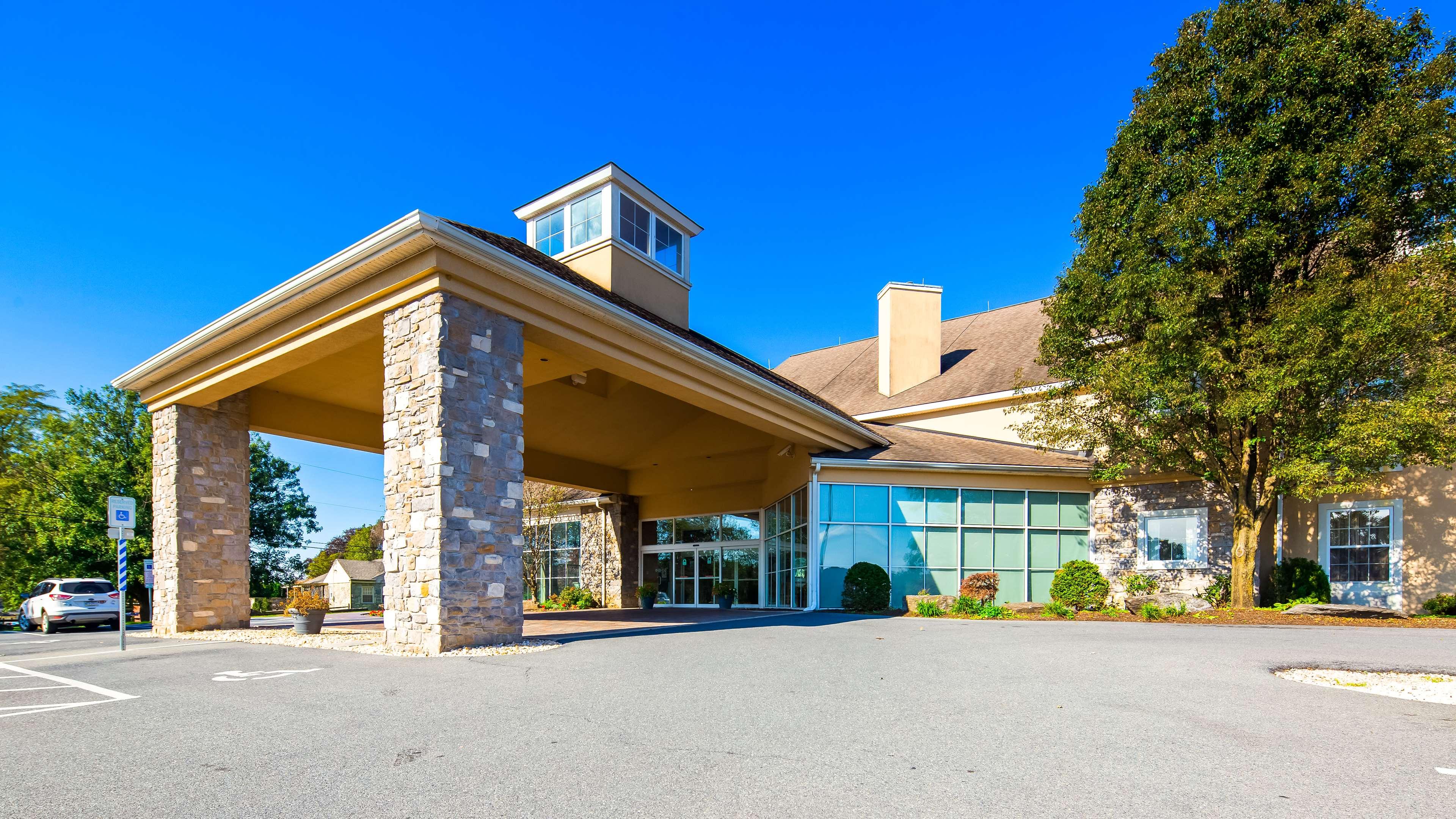 Best Western Plus Revere Inn & Suites — photo 3
