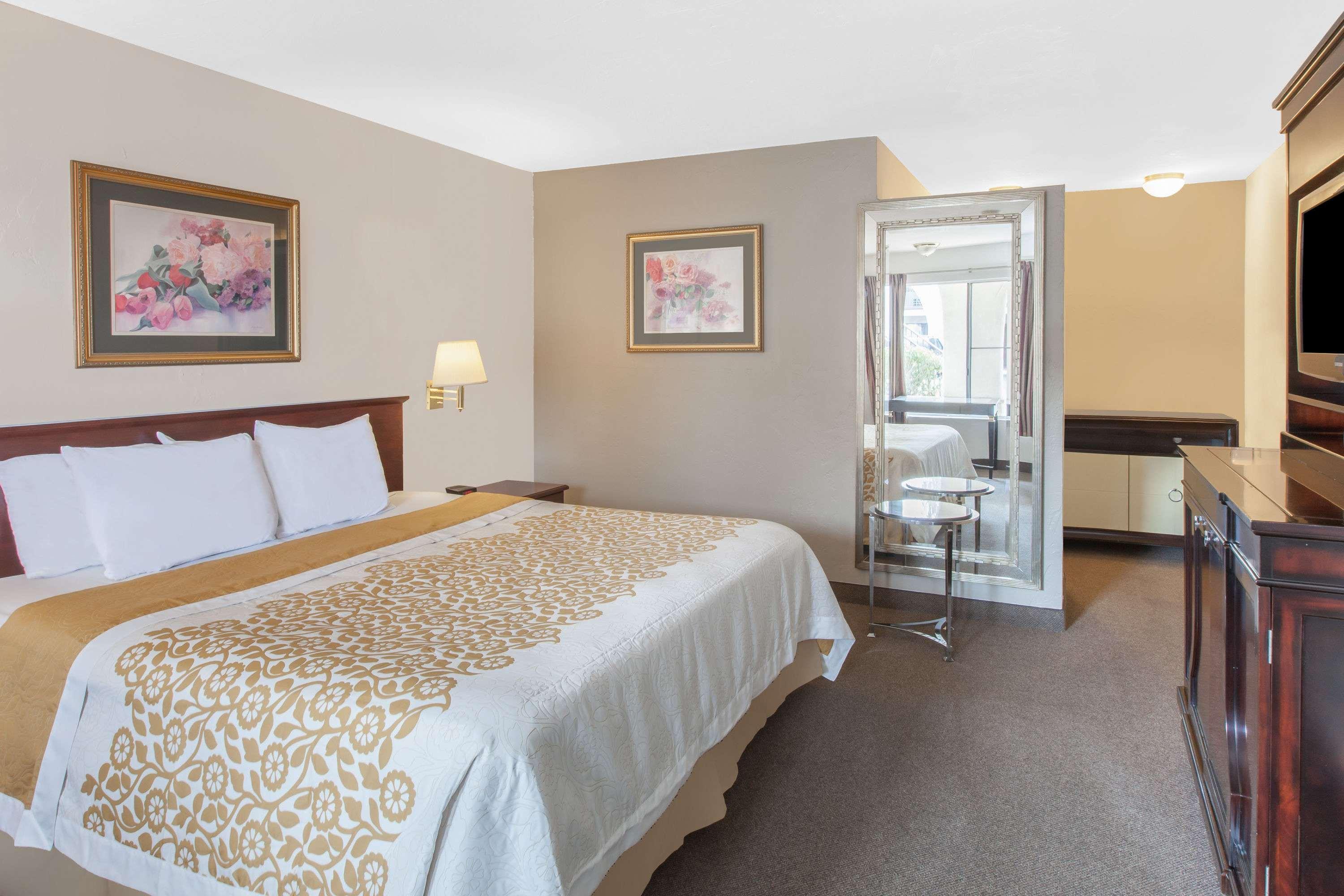 Days Inn Camarillo - Ventura — photo 4