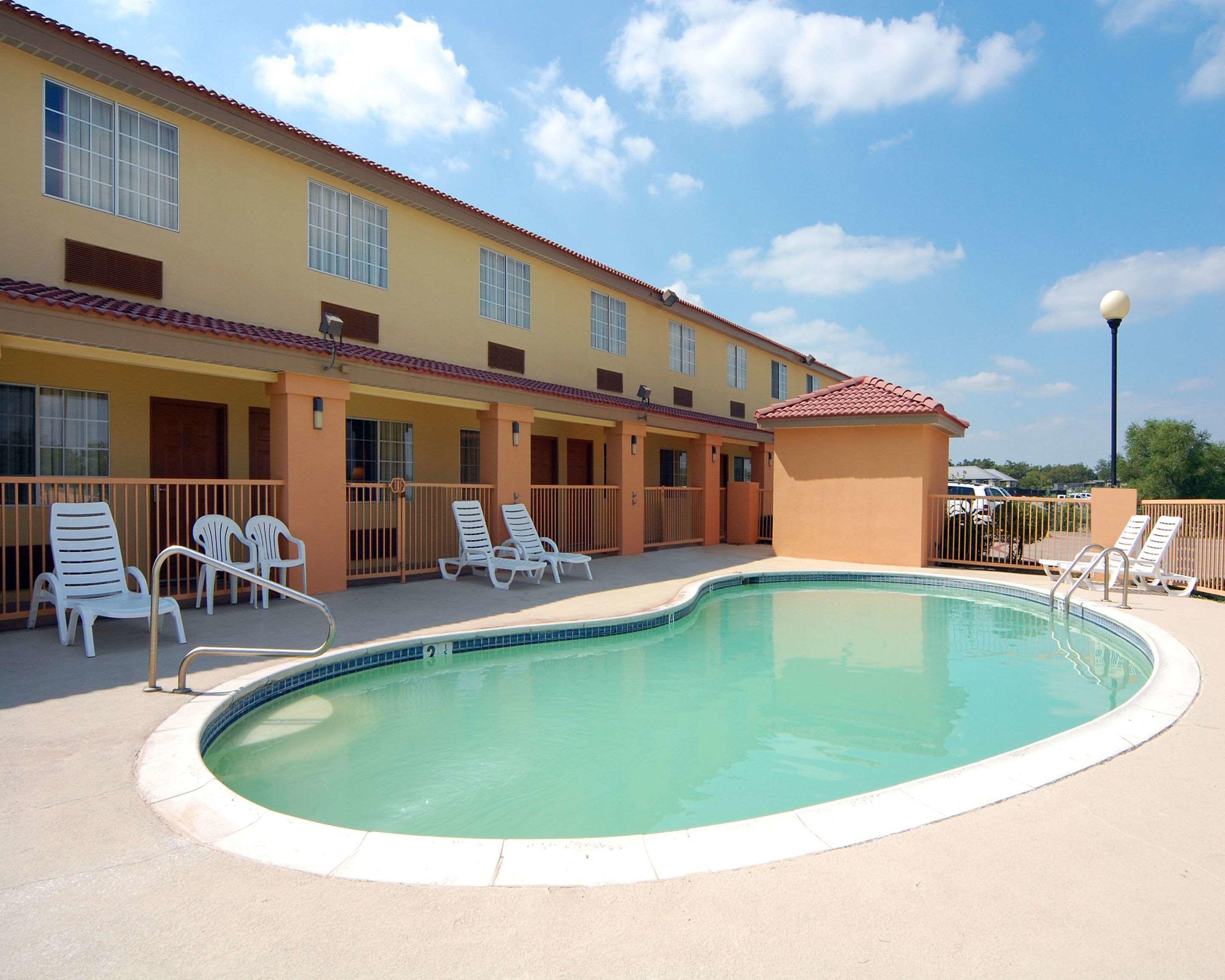 Rodeway Inn — photo 4