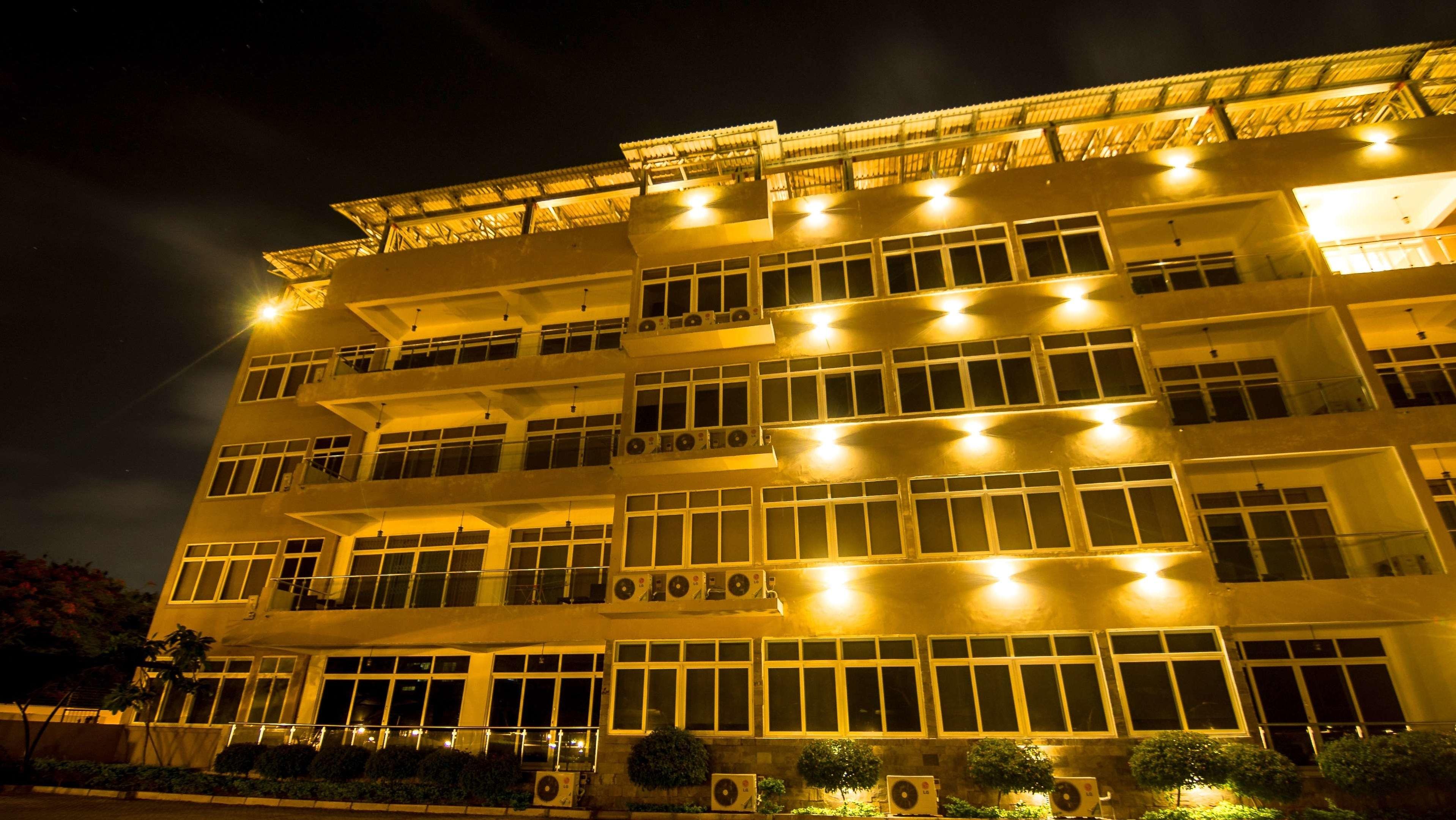 Colosseum Square Luxury Apartments — photo 4