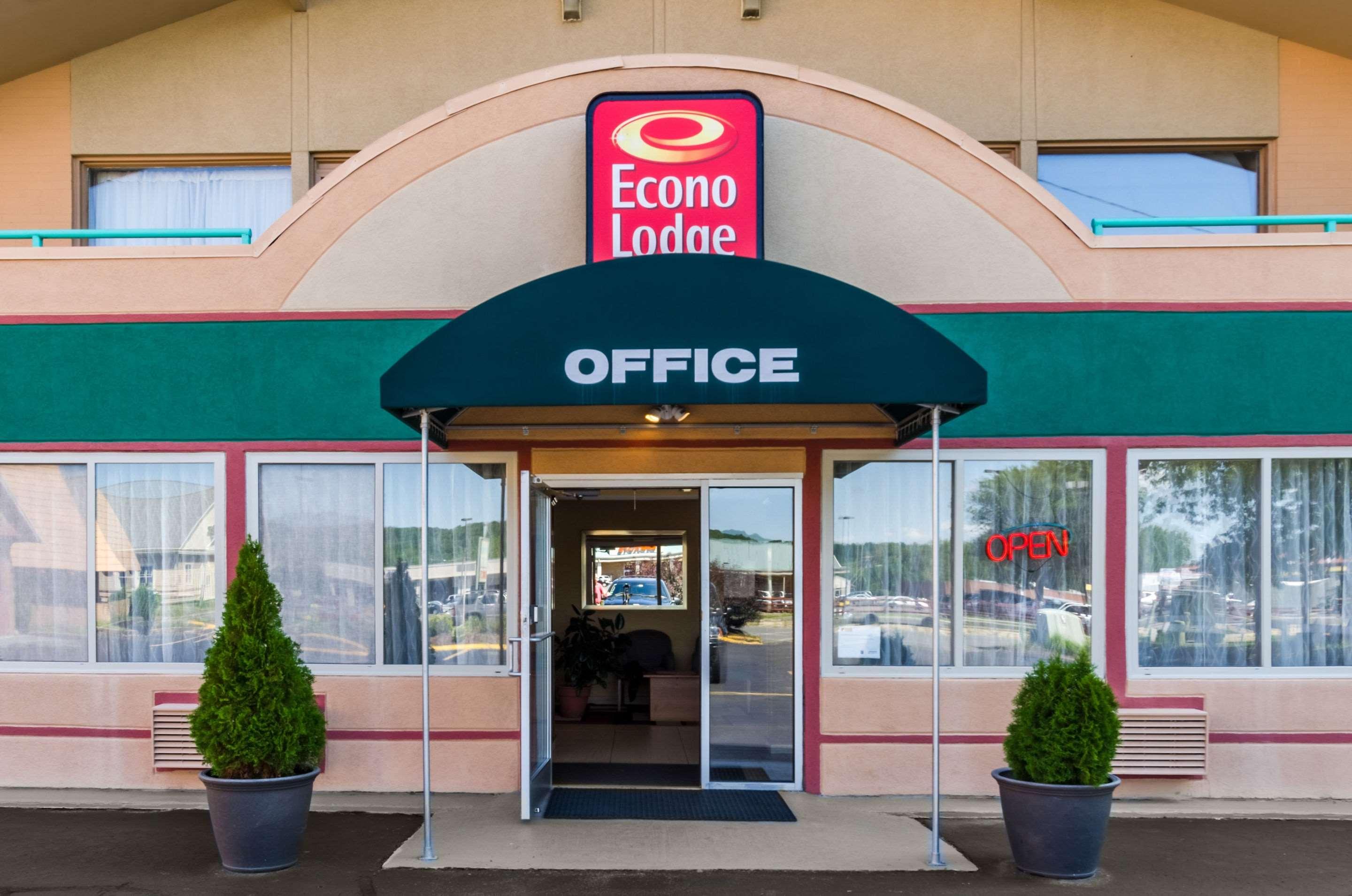 Econo Lodge Pittsfield — photo 4
