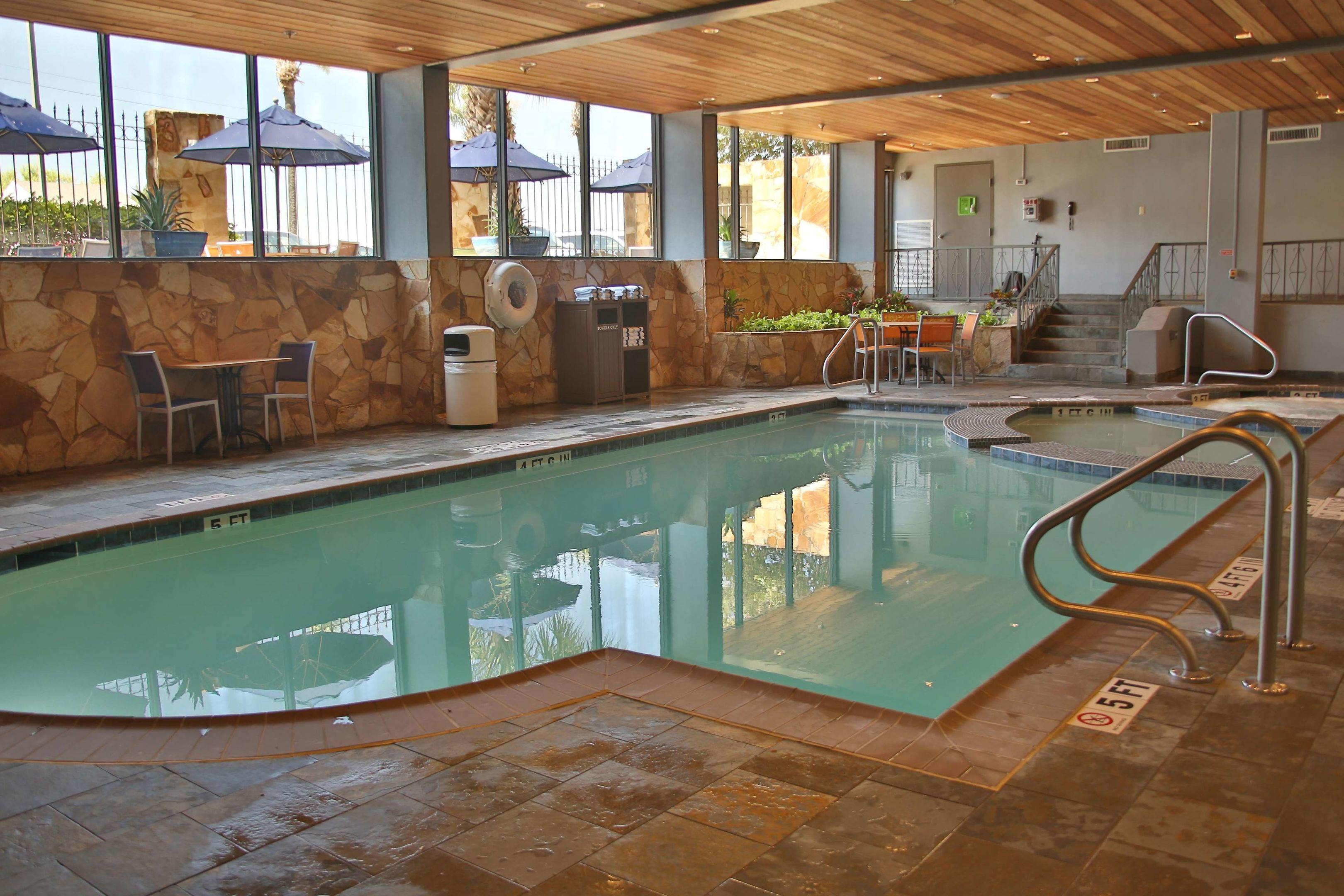 DoubleTree Suites by Hilton Hotel McAllen — photo 4