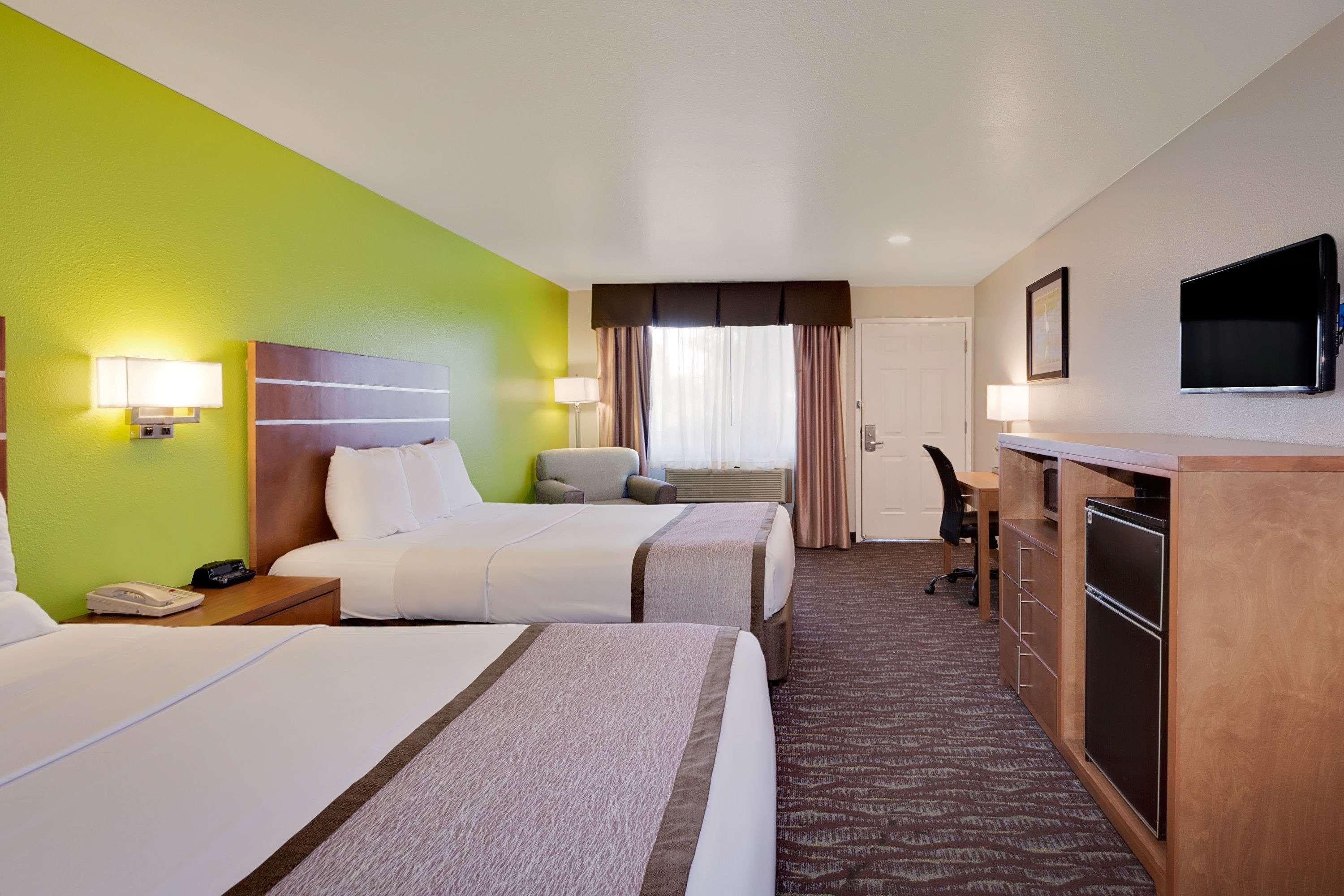 Days Inn and Suites Arcata CA — photo 3