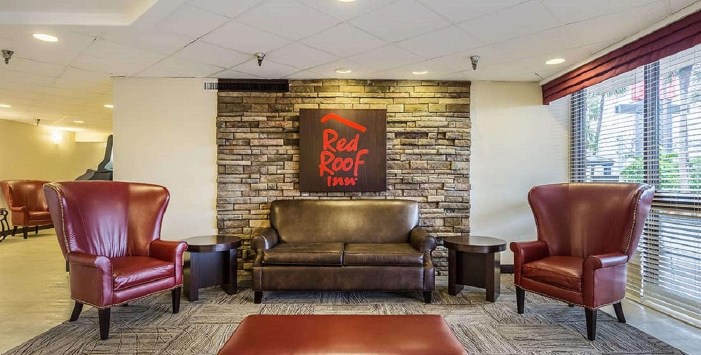 Red Roof Inn St Petersburg - Clearwater/Airport — photo 4