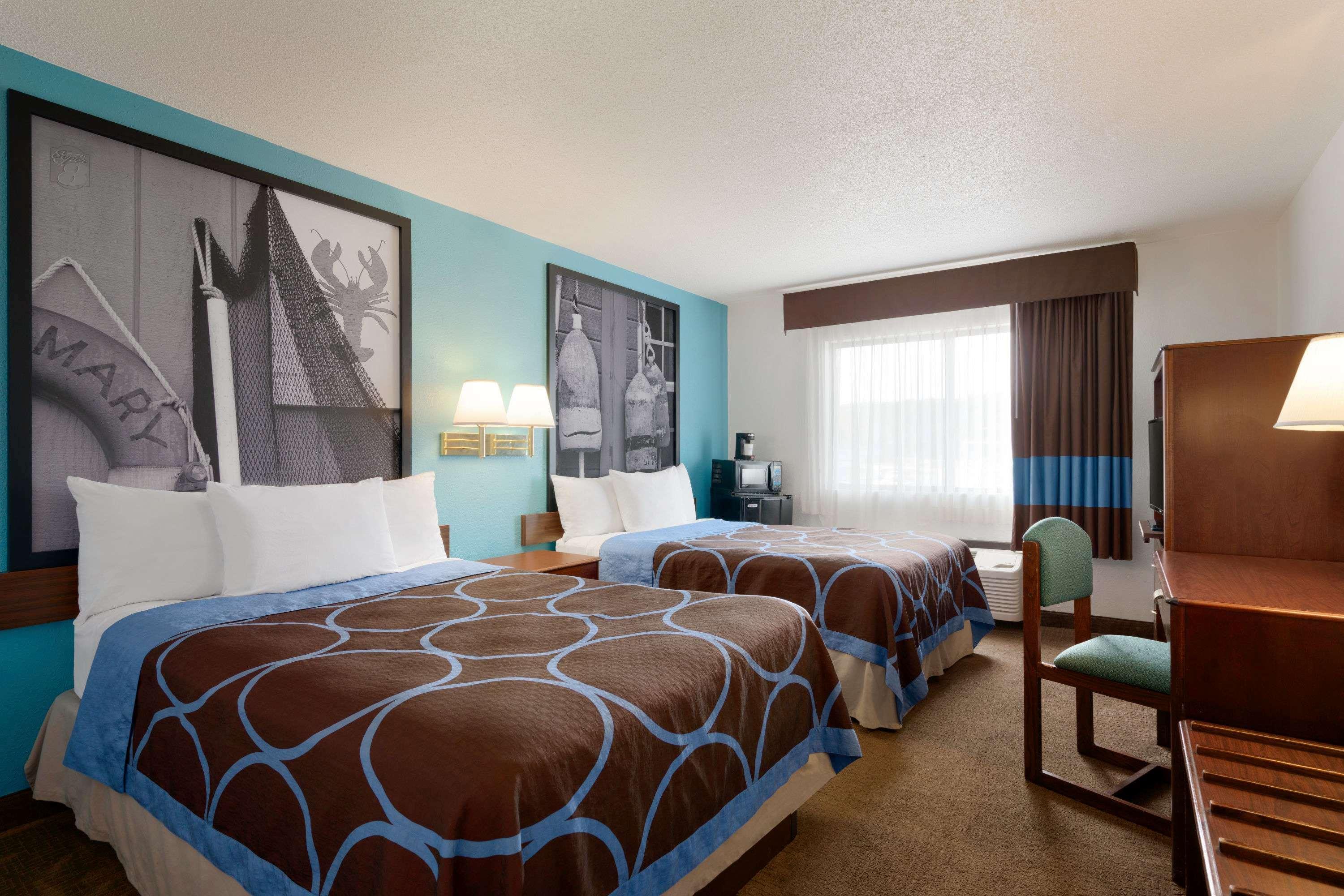 Super 8 by Wyndham Portland ME — photo 4