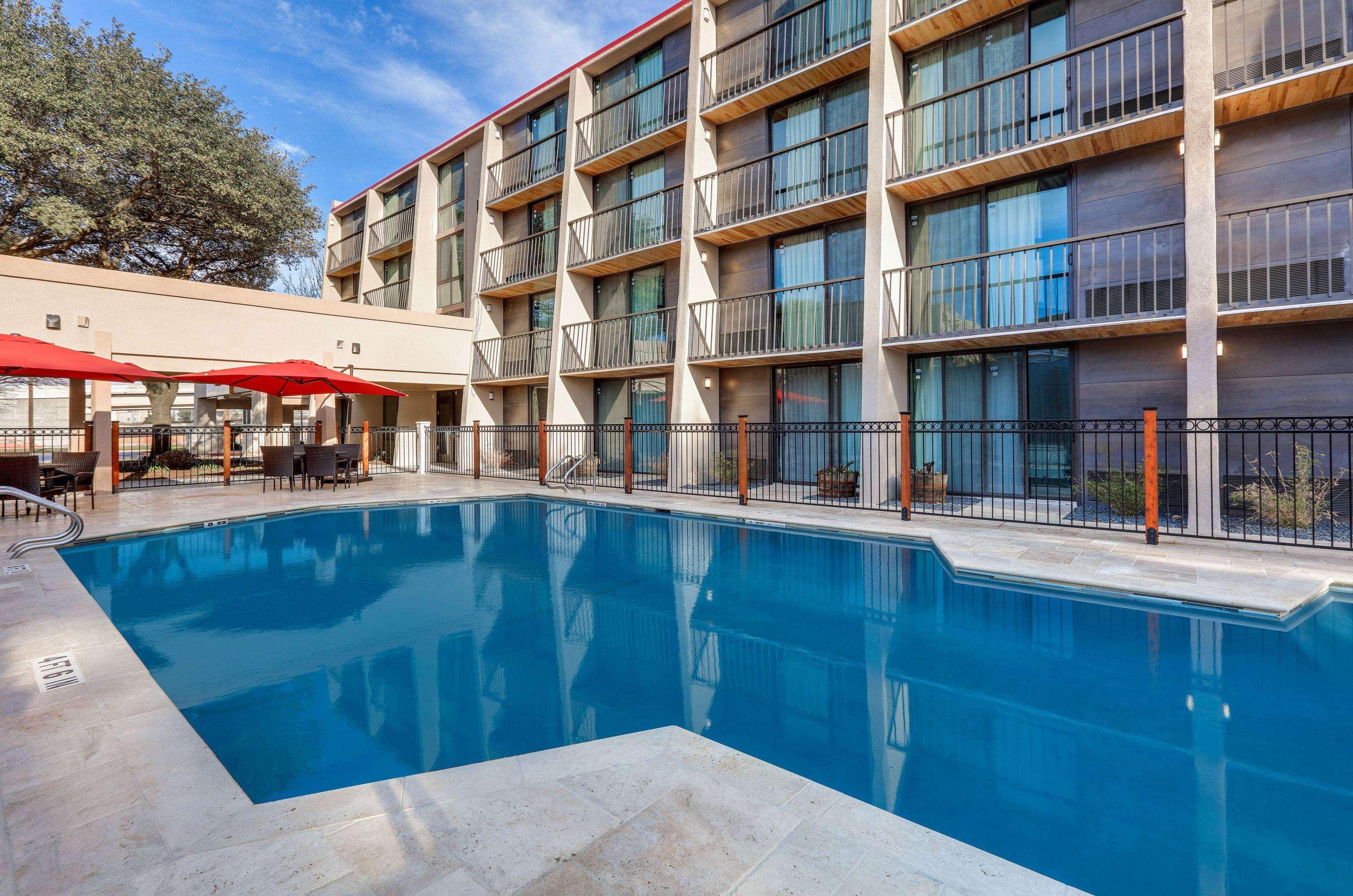 Ramada by Wyndham Austin South — photo 5