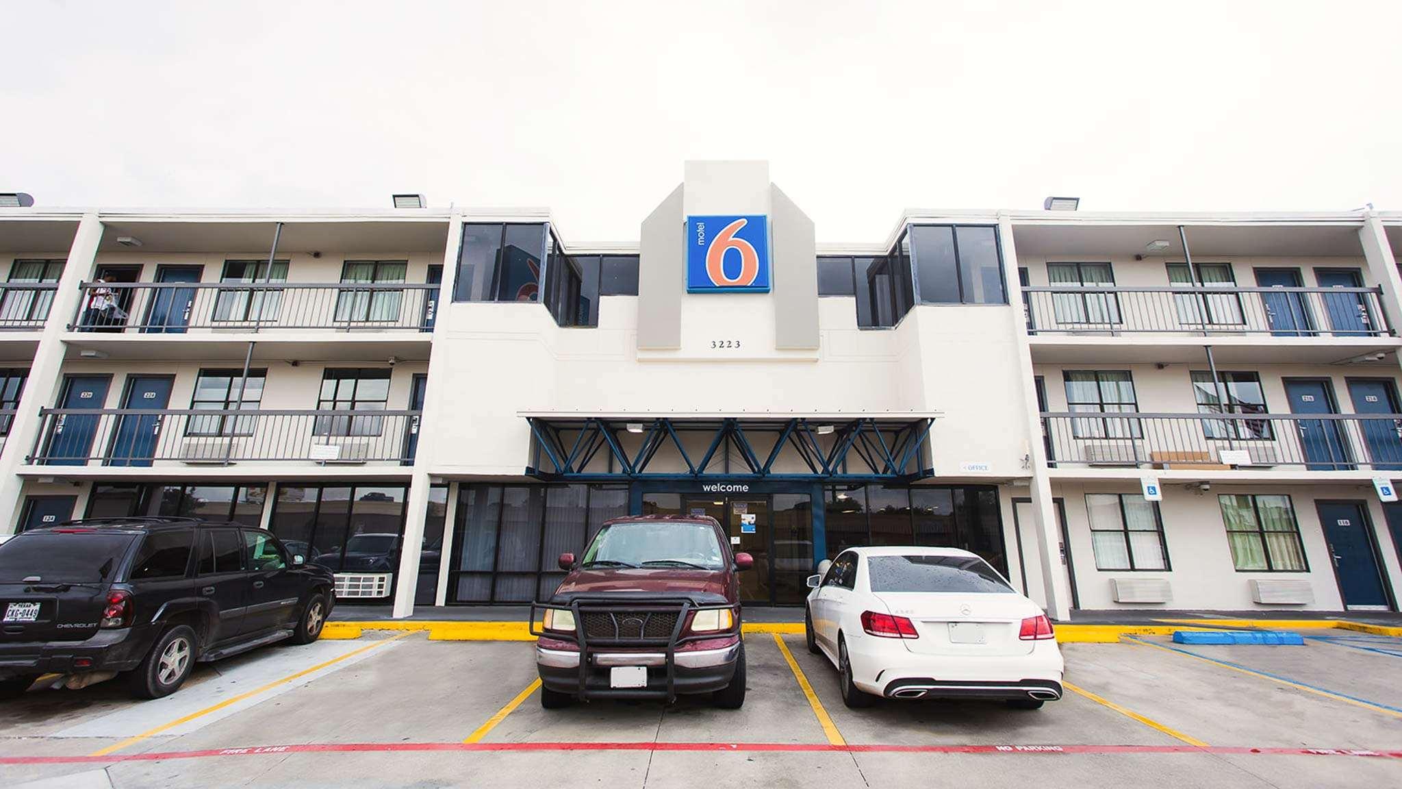 Motel 6 Houston NRG Park Reliant Stadium — photo 4