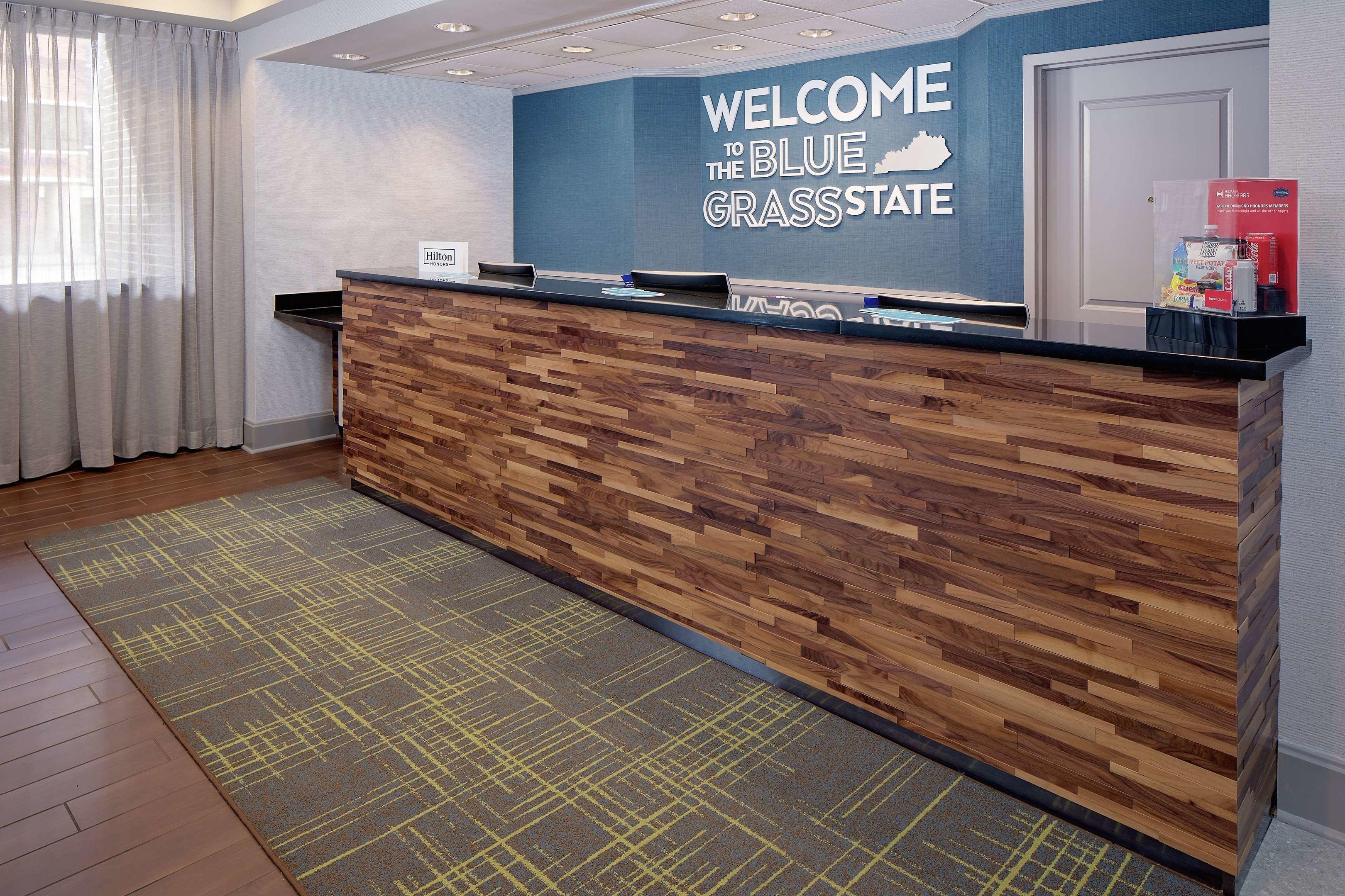 Hampton Inn Louisville Downtown — photo 4