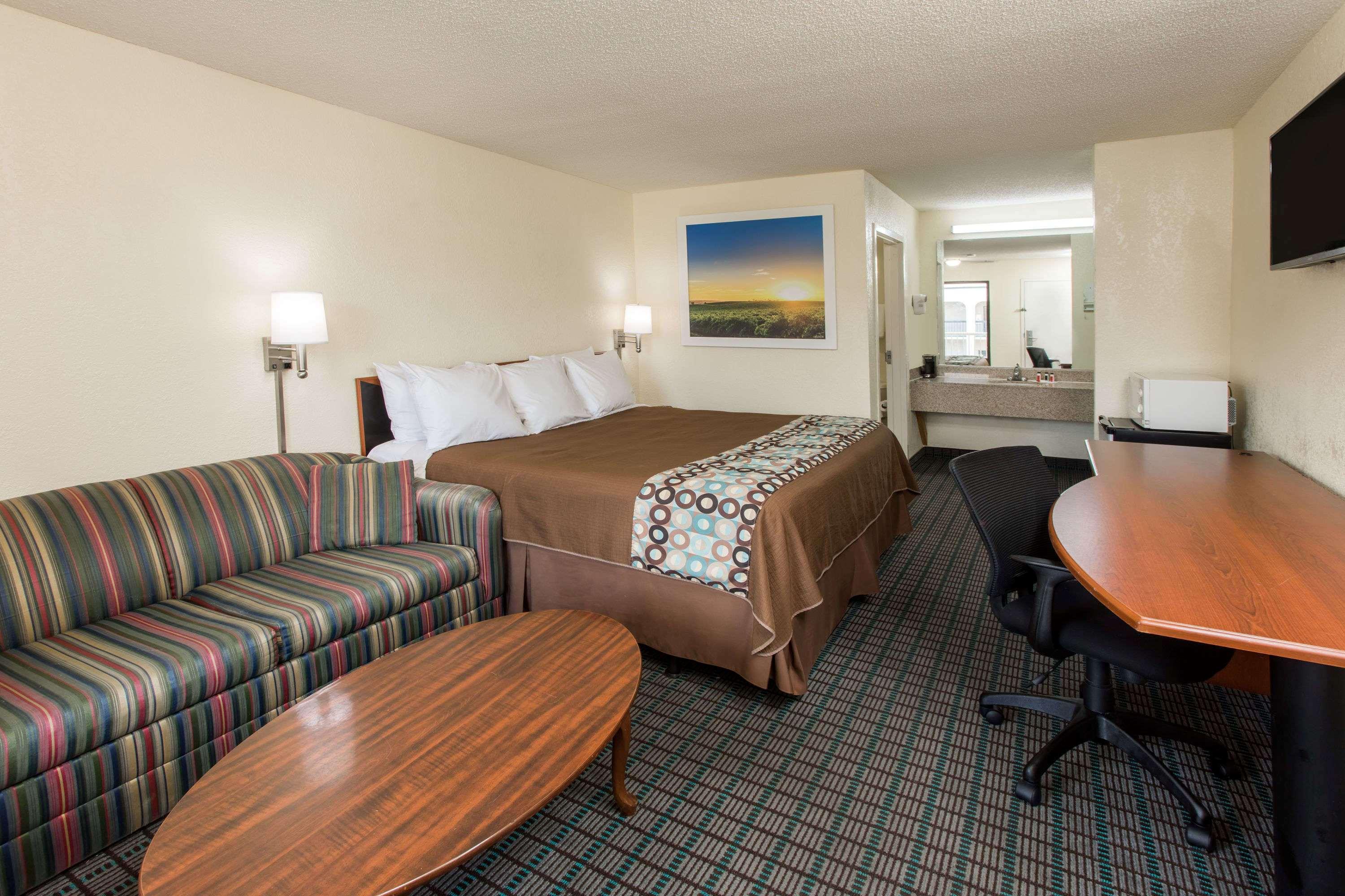 Days Inn Dillon — photo 4