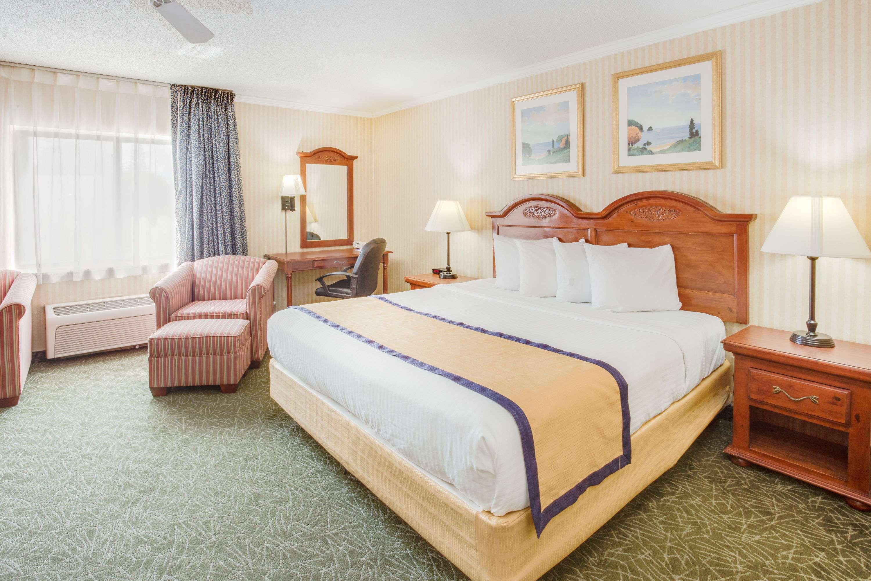 Baymont by Wyndham Kalamazoo — photo 3