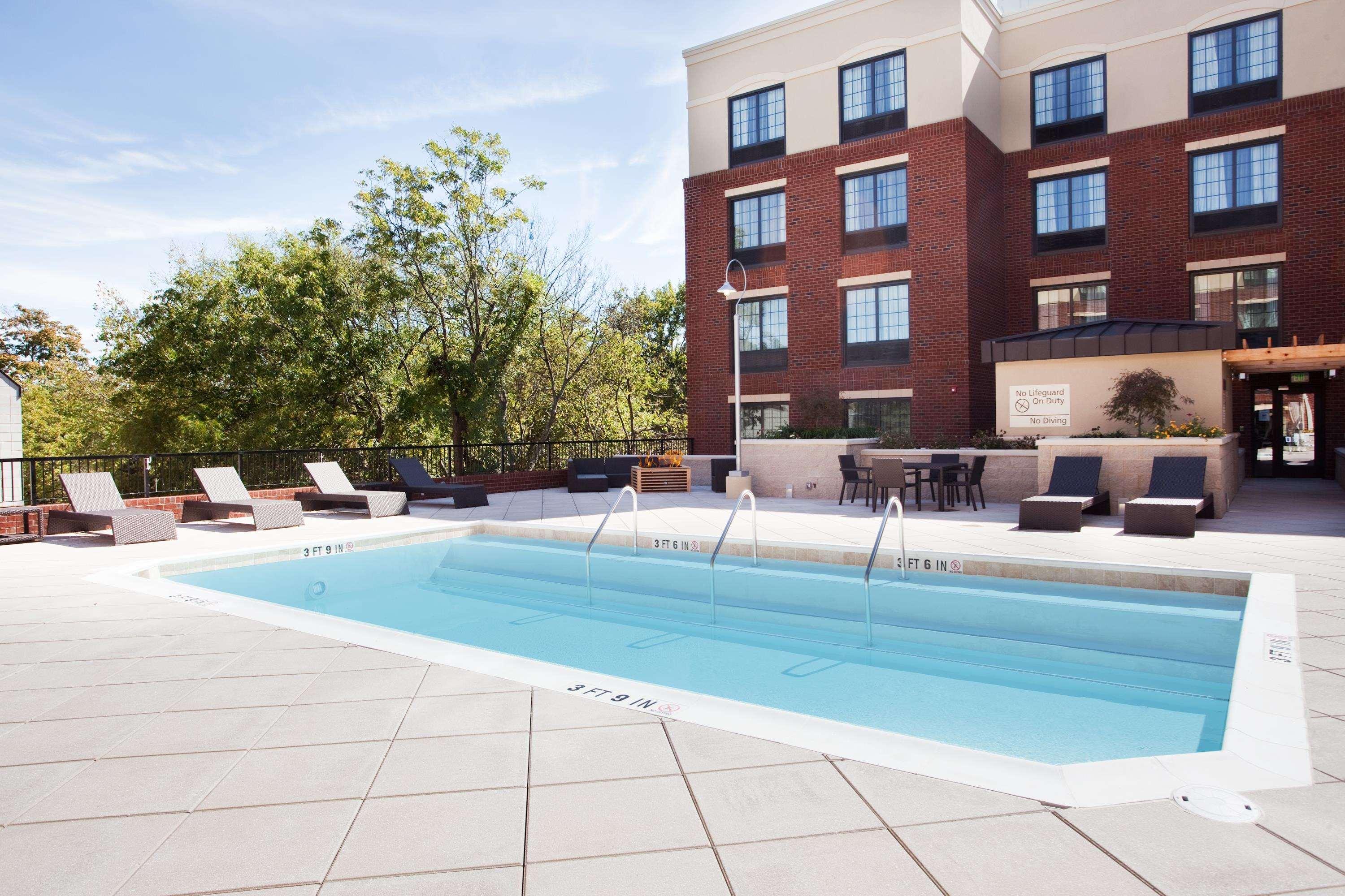 Hampton Inn & Suites Chapel Hill-Carrboro/Downtown — photo 4