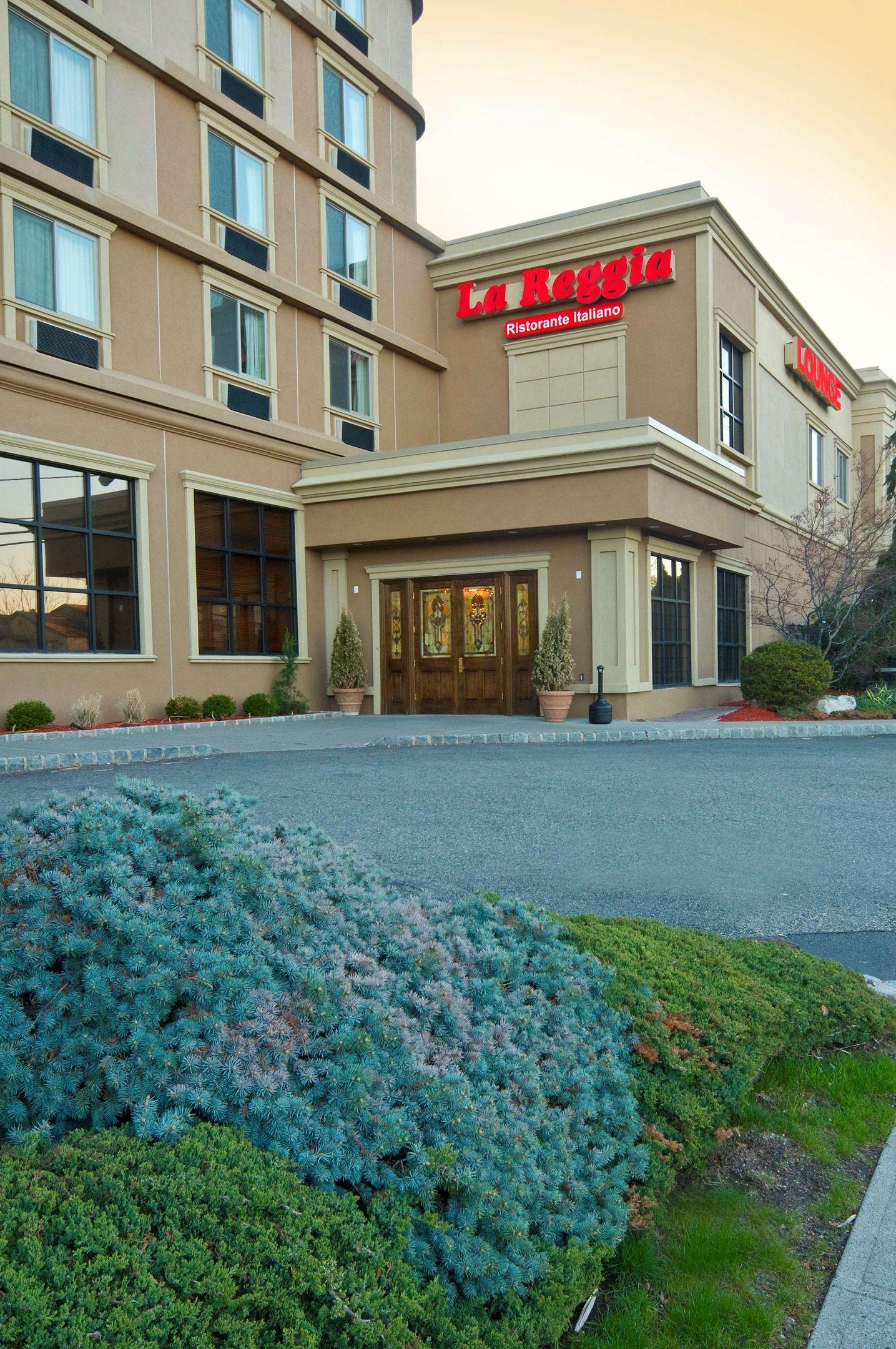 Meadowlands Plaza Hotel — photo 4