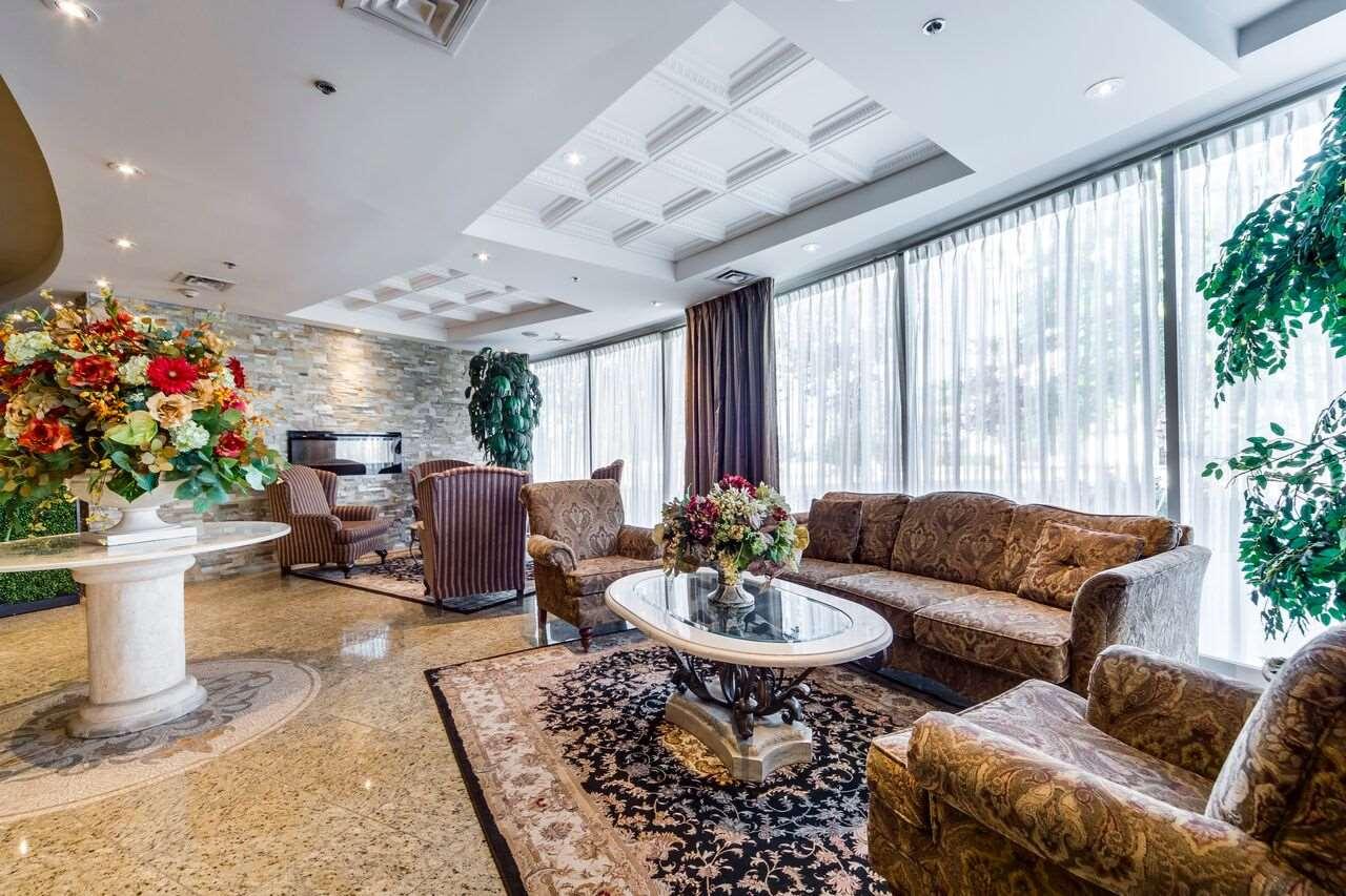 Monte Carlo Inn Airport Suites — photo 4