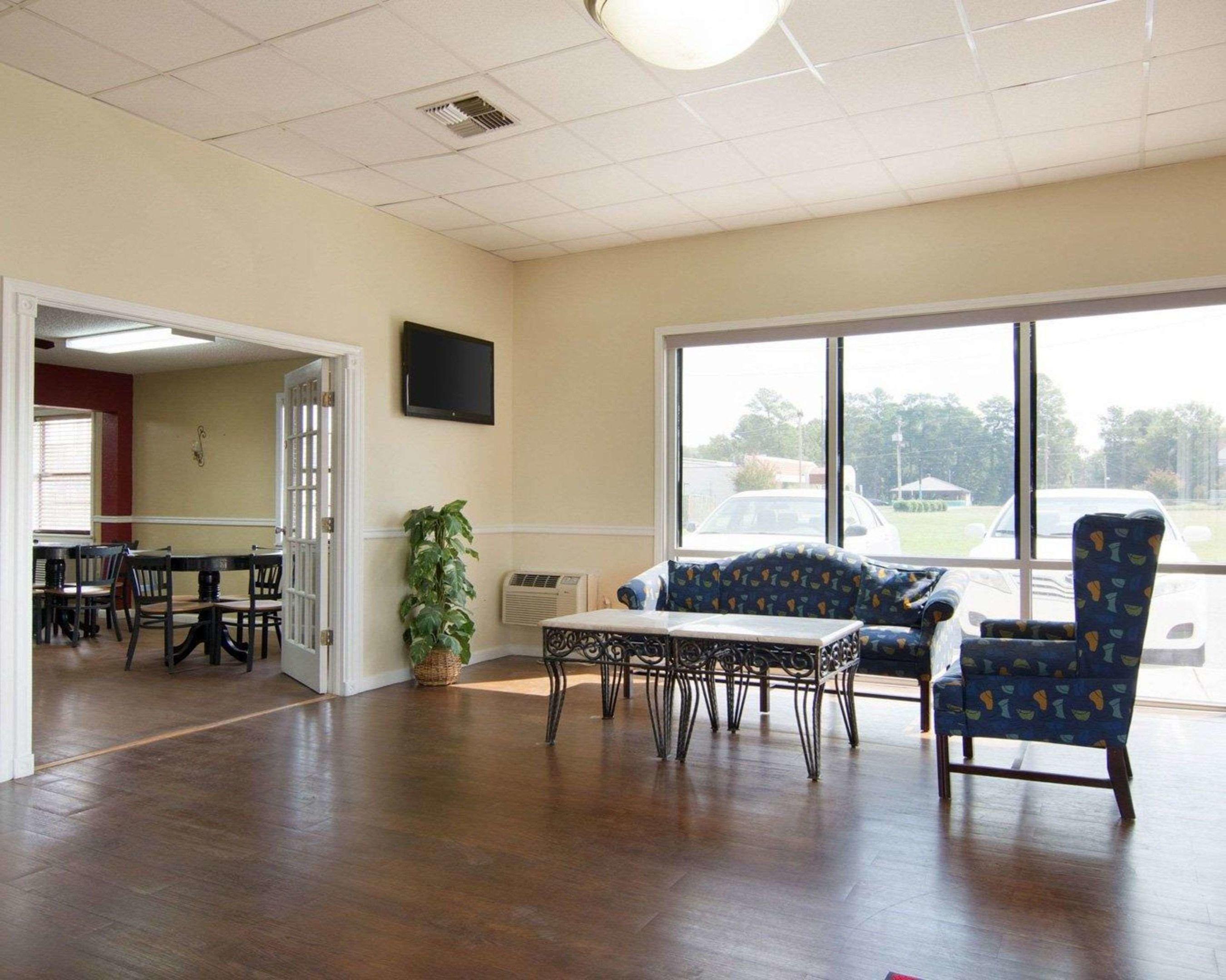 Econo Lodge — photo 4