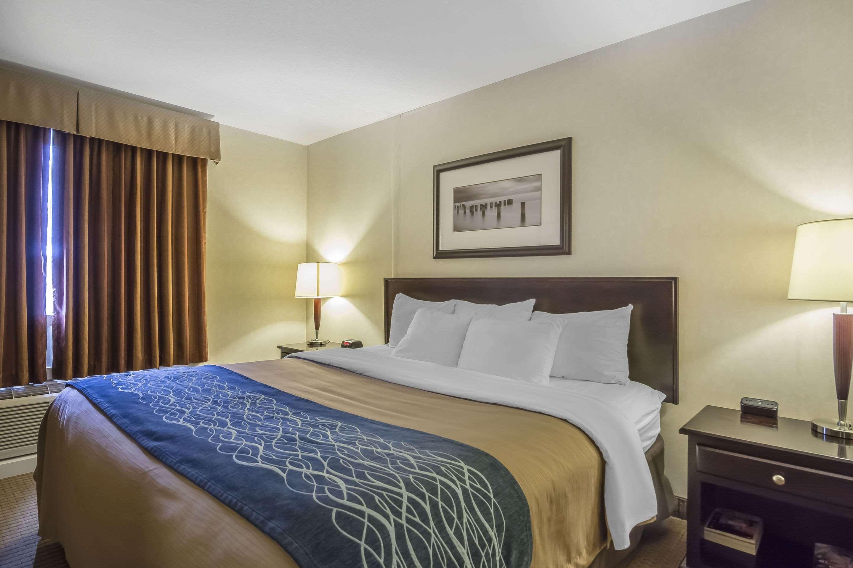 Comfort Inn & Suites — photo 5